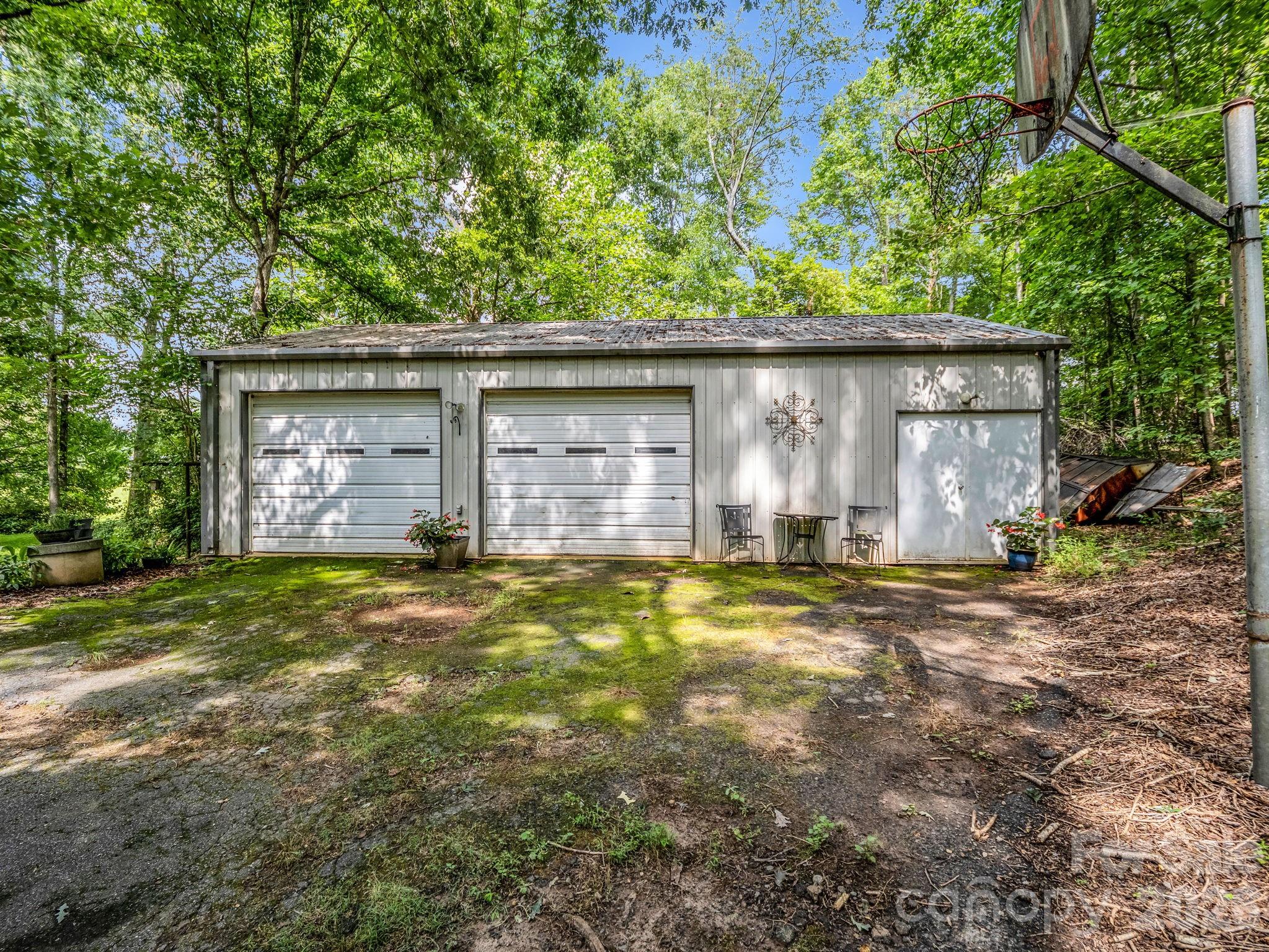 2829 W Stage Coach Trail — Shelby