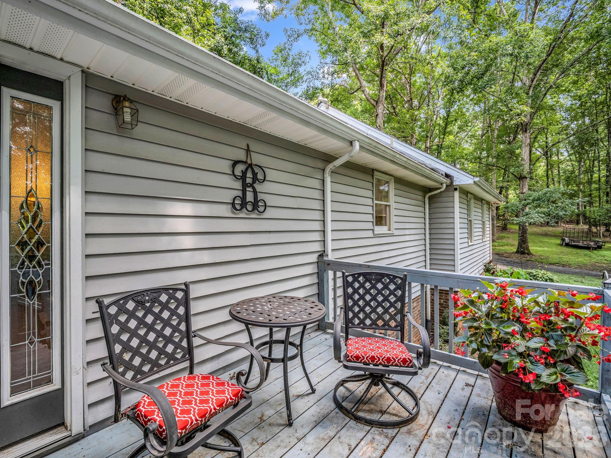 2829 W Stage Coach Trail — Shelby