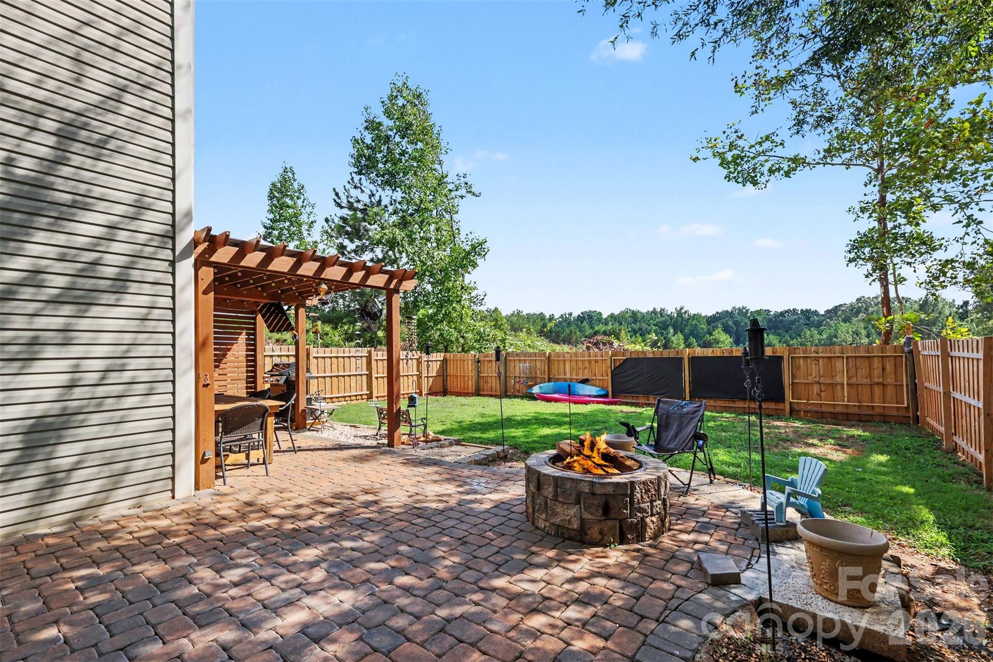 11739 Tribal Drive — Charlotte