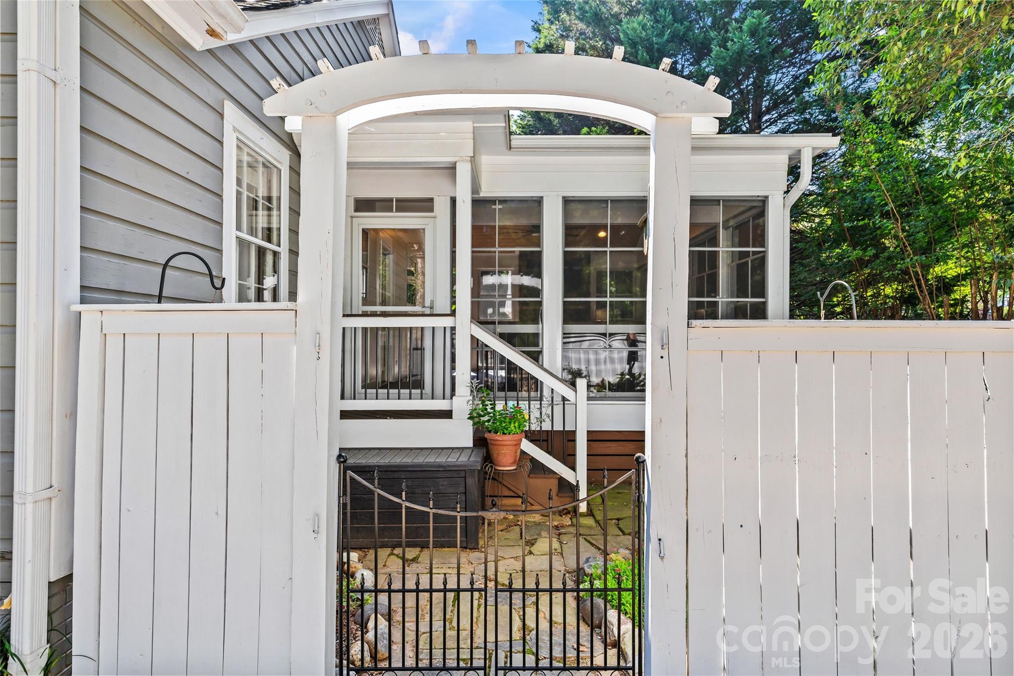 512 Bascom Street — Charlotte