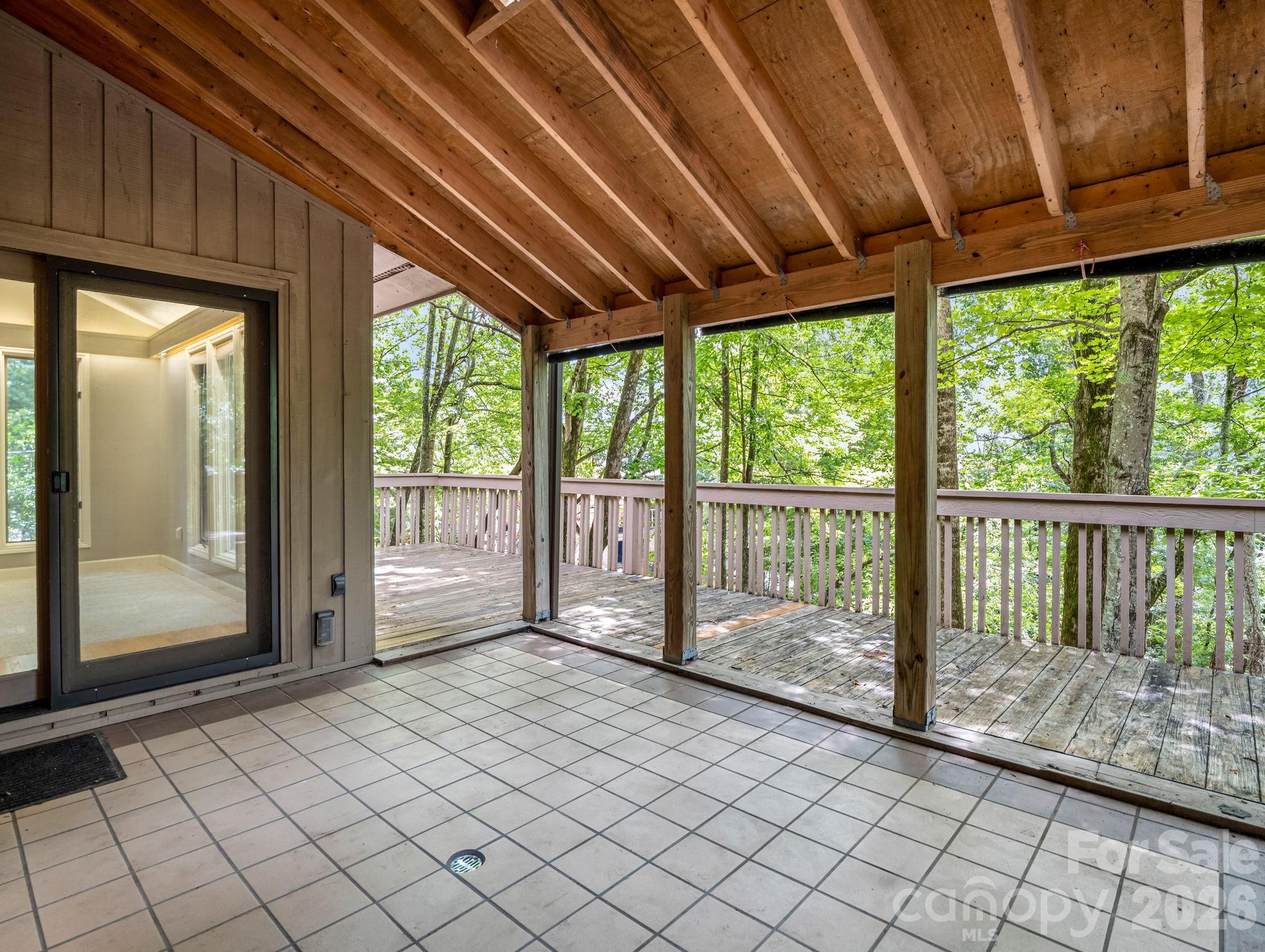 10 Chestnut Ridge Road — Mills River