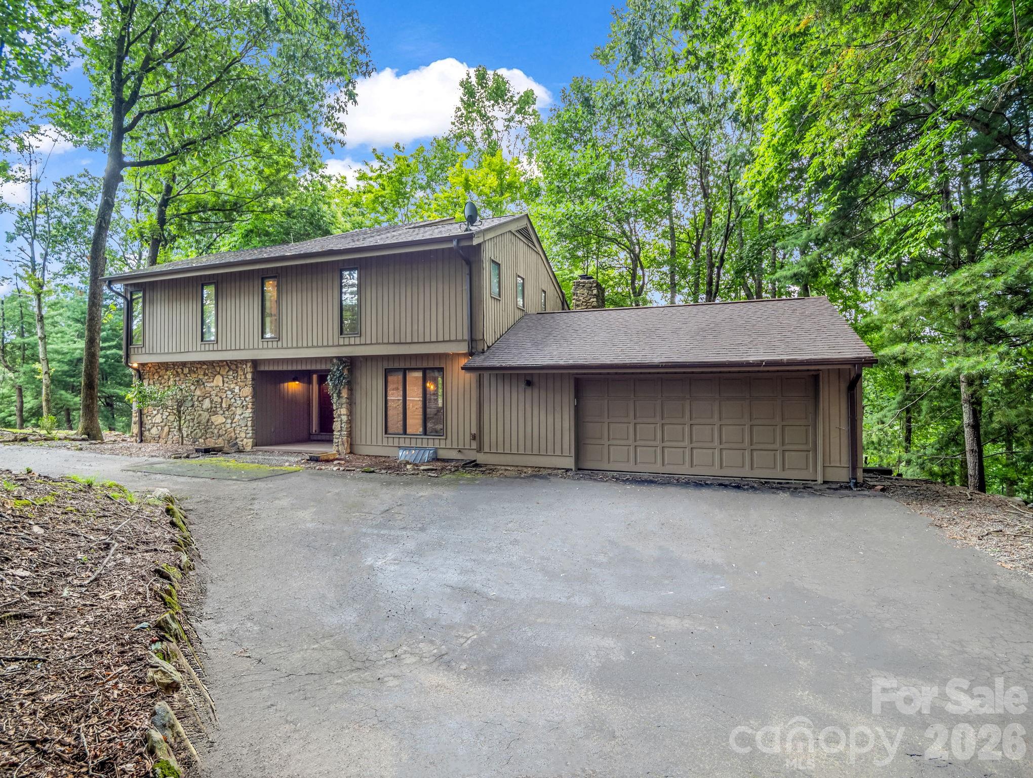 10 Chestnut Ridge Road — Mills River