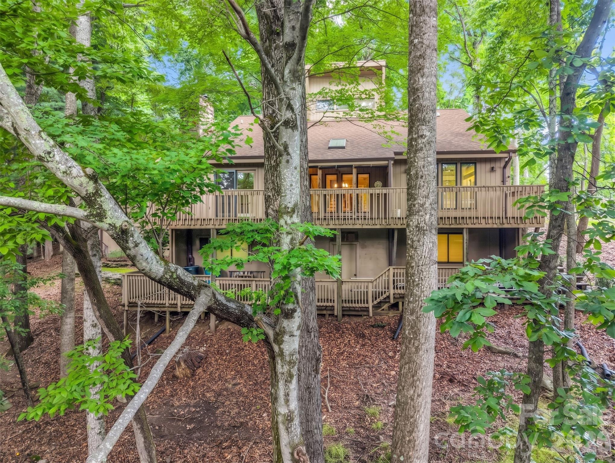 10 Chestnut Ridge Road — Mills River