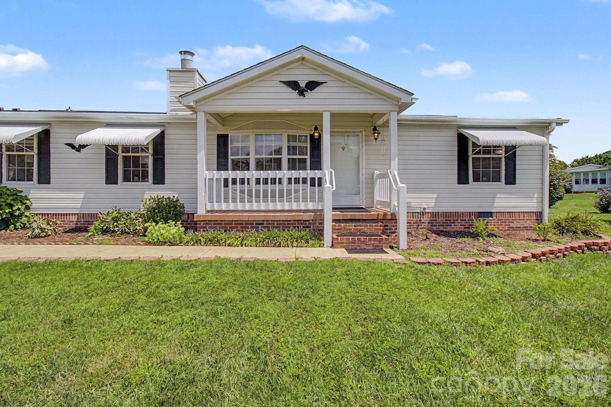 204 Red Birch Court — Hendersonville