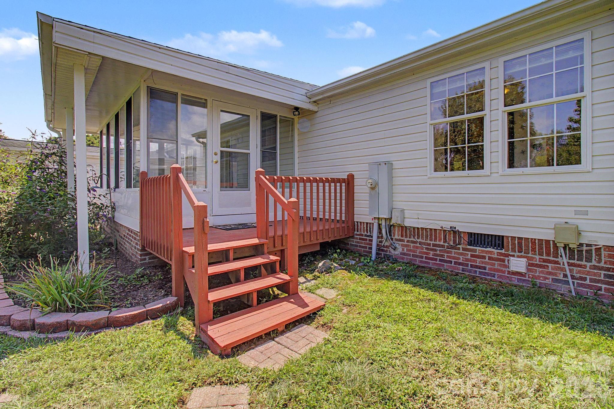 204 Red Birch Court — Hendersonville