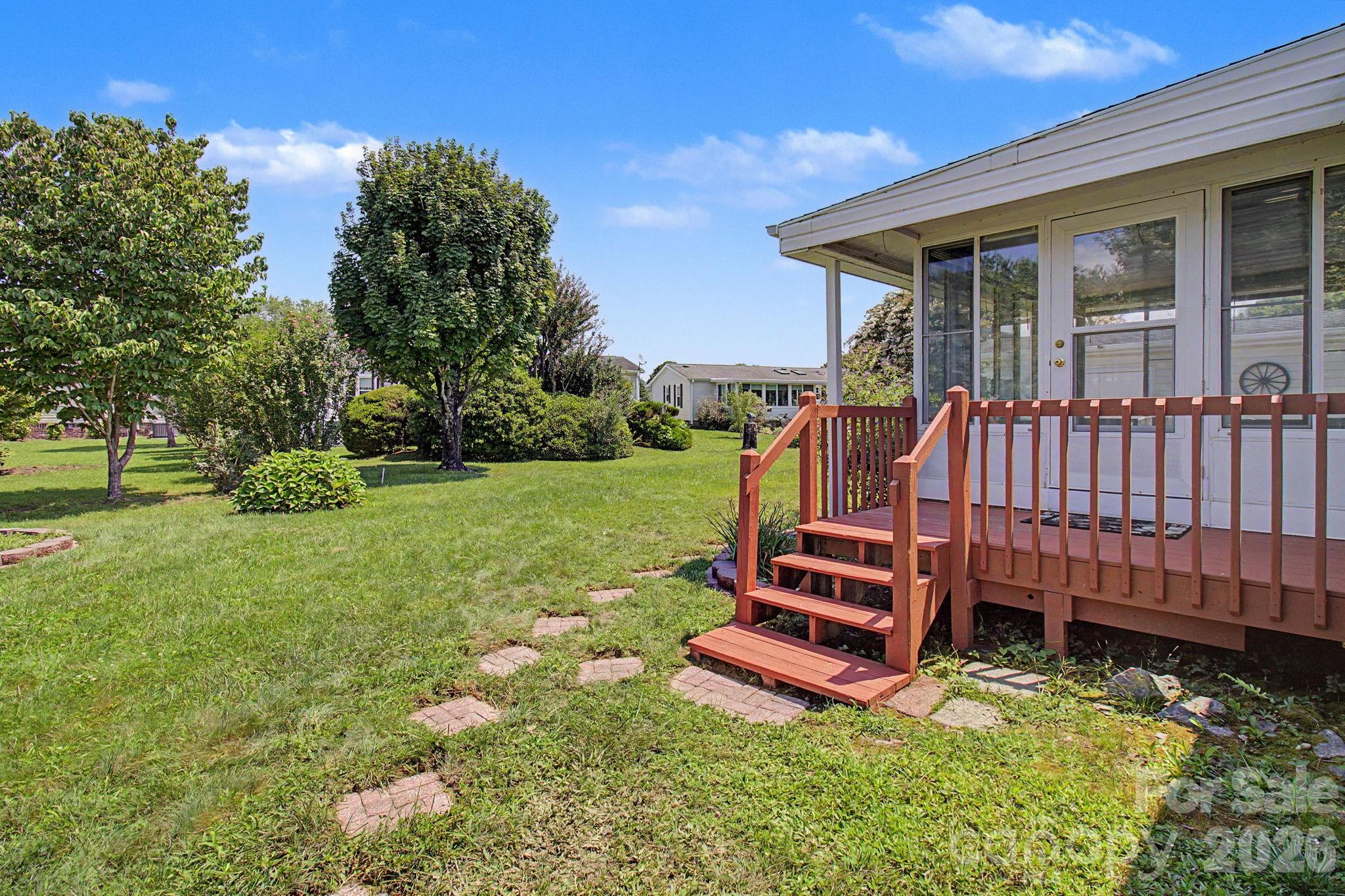 204 Red Birch Court — Hendersonville