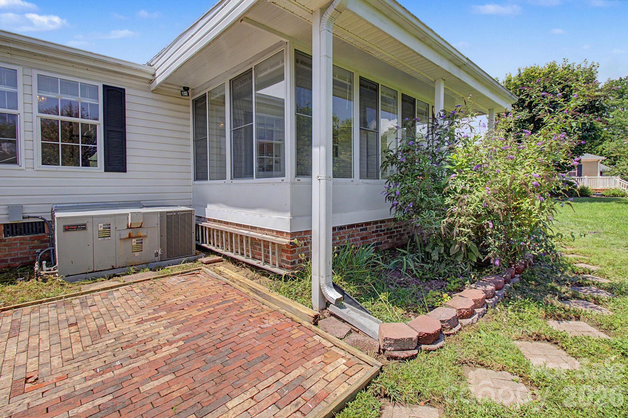 204 Red Birch Court — Hendersonville