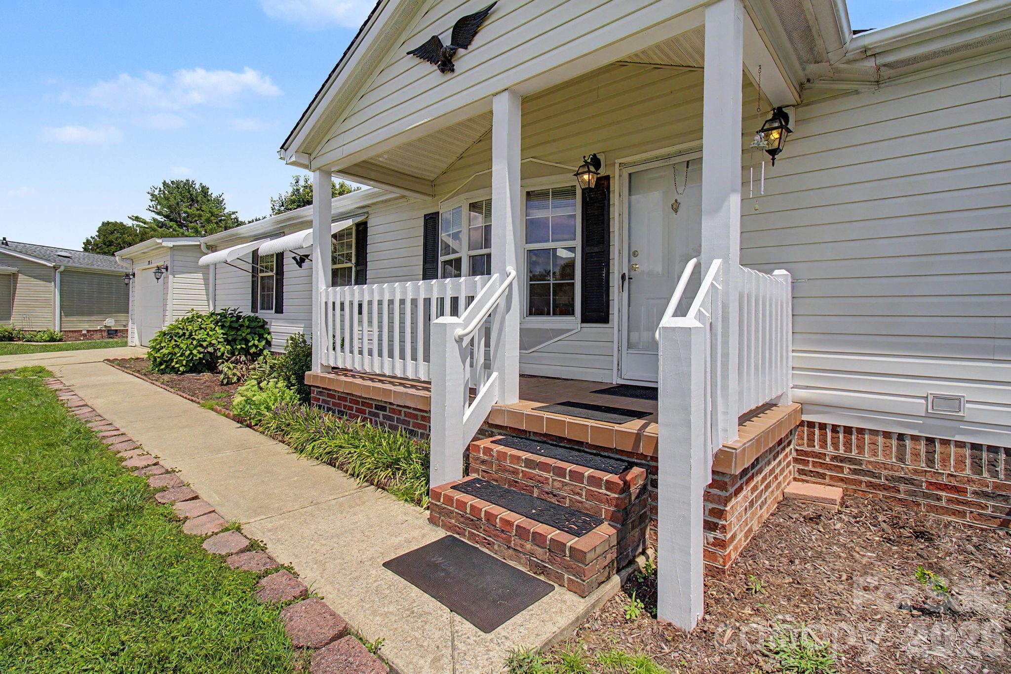 204 Red Birch Court — Hendersonville