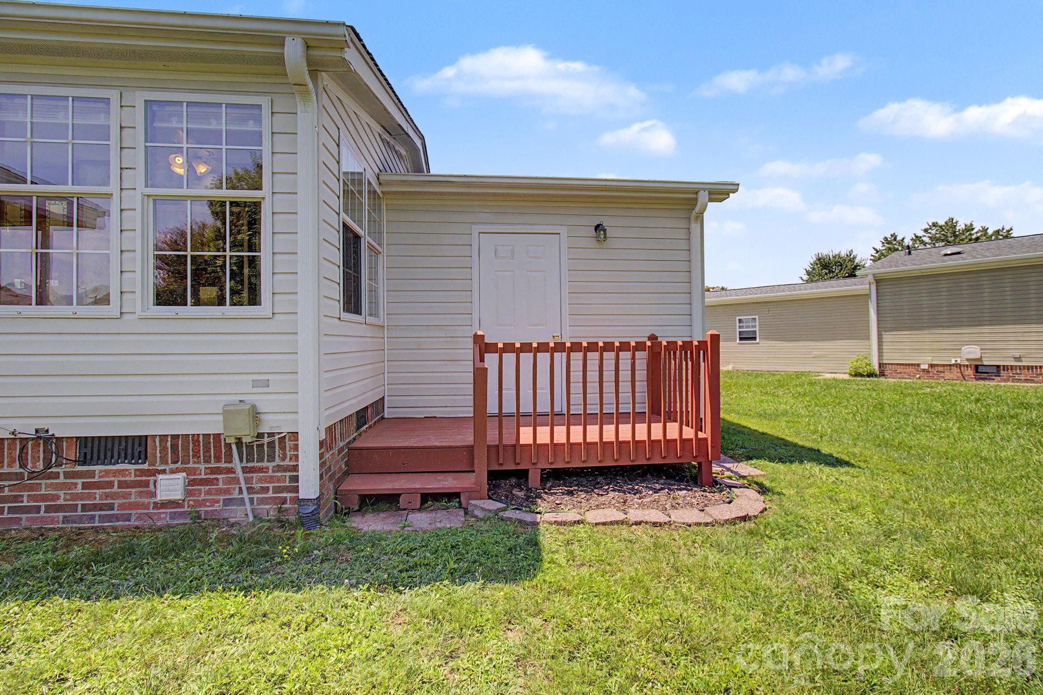 204 Red Birch Court — Hendersonville