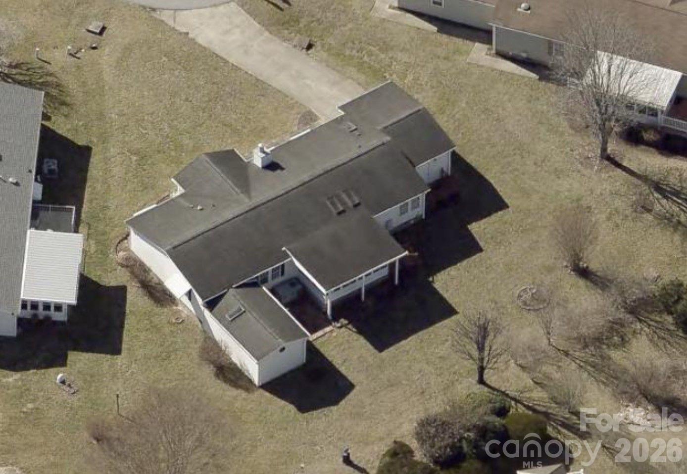 204 Red Birch Court — Hendersonville