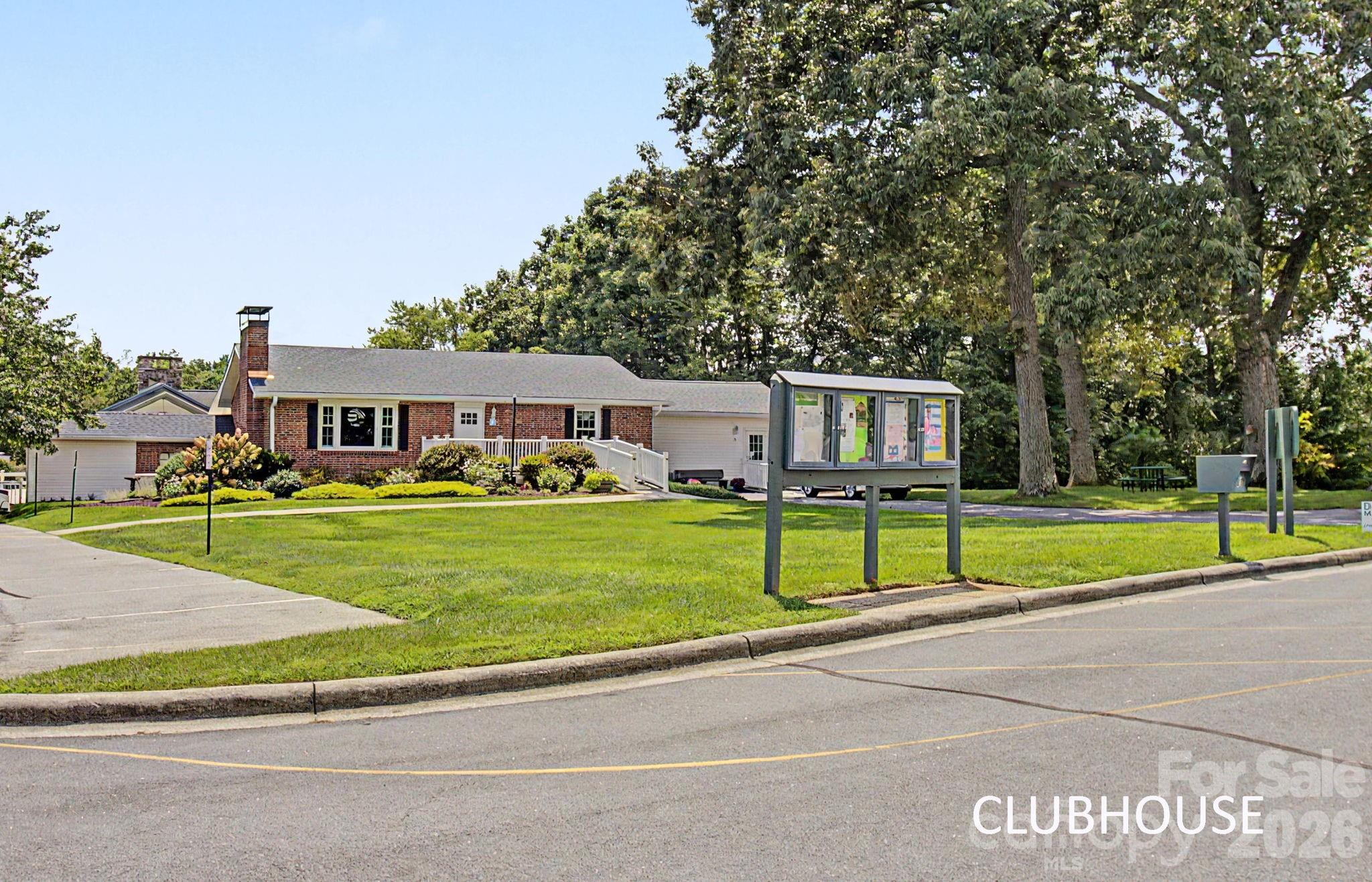 204 Red Birch Court — Hendersonville