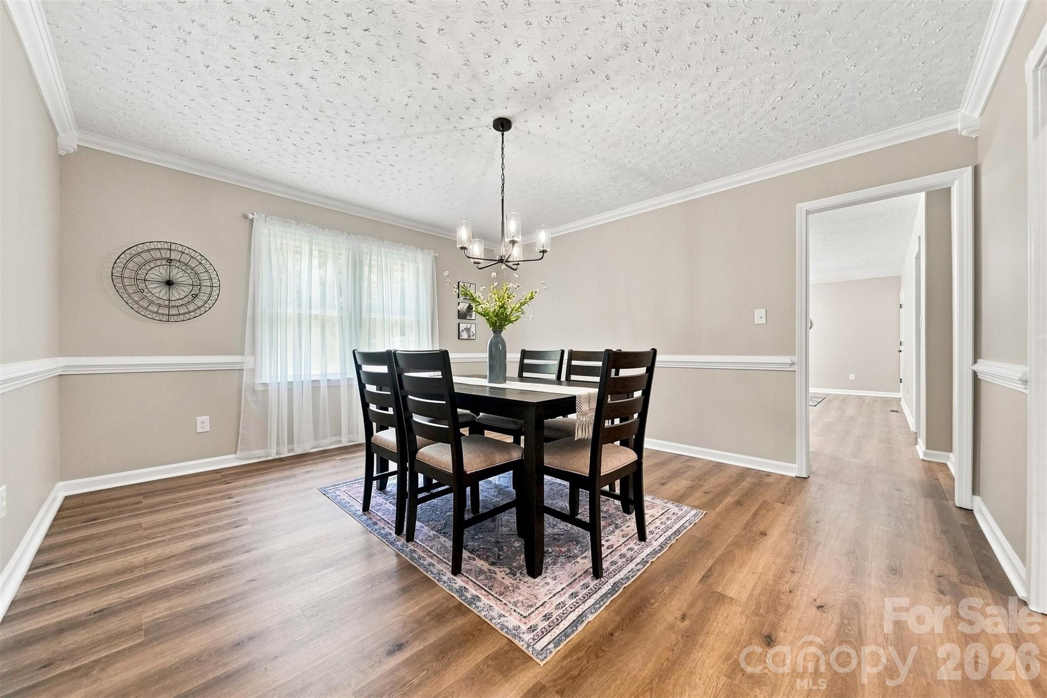 136 Cook Lane — Hickory