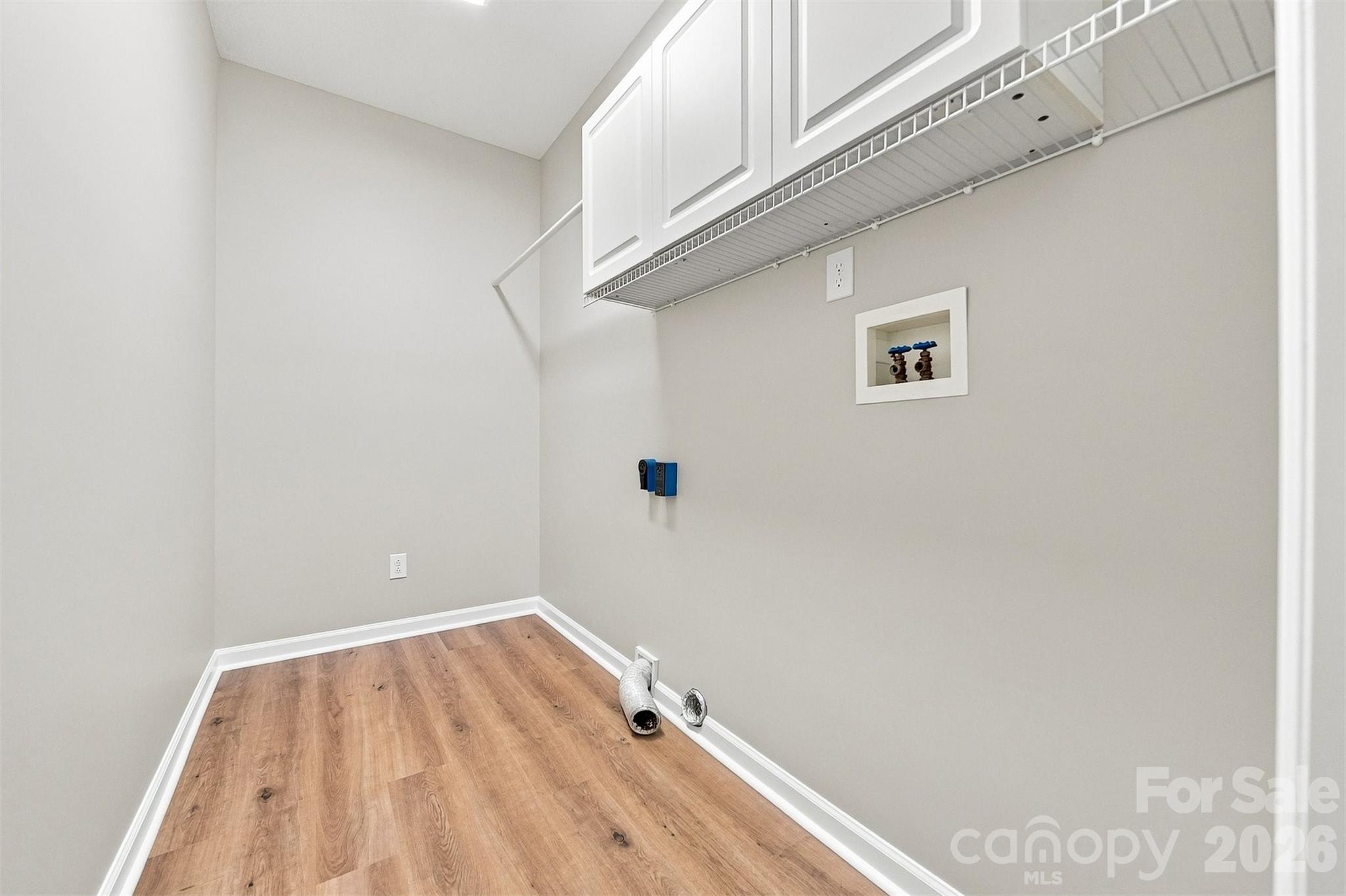 136 Cook Lane — Hickory