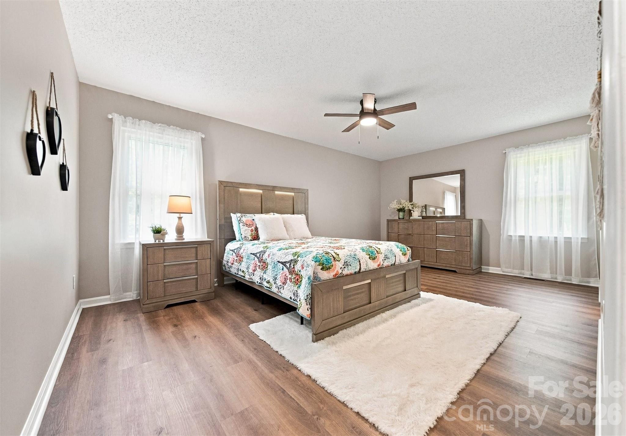 136 Cook Lane — Hickory