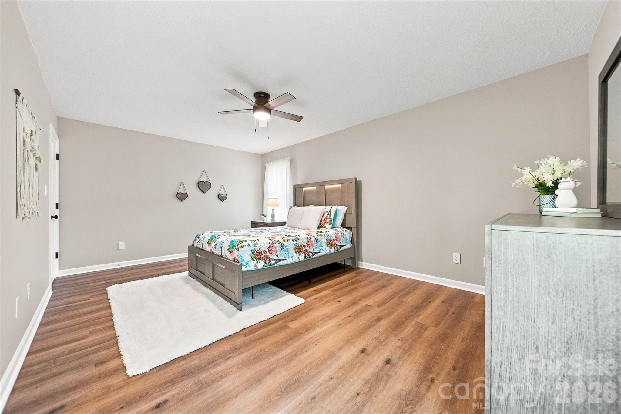 136 Cook Lane — Hickory