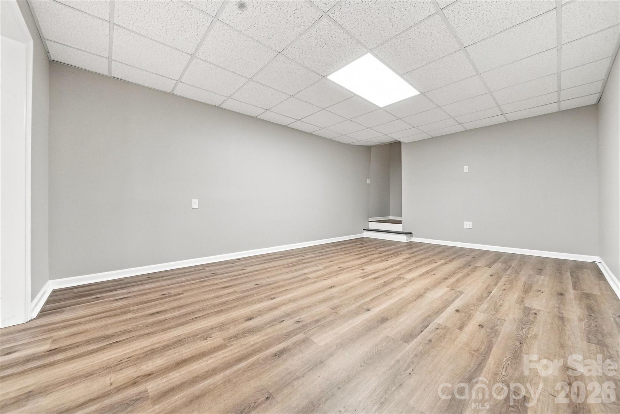136 Cook Lane — Hickory