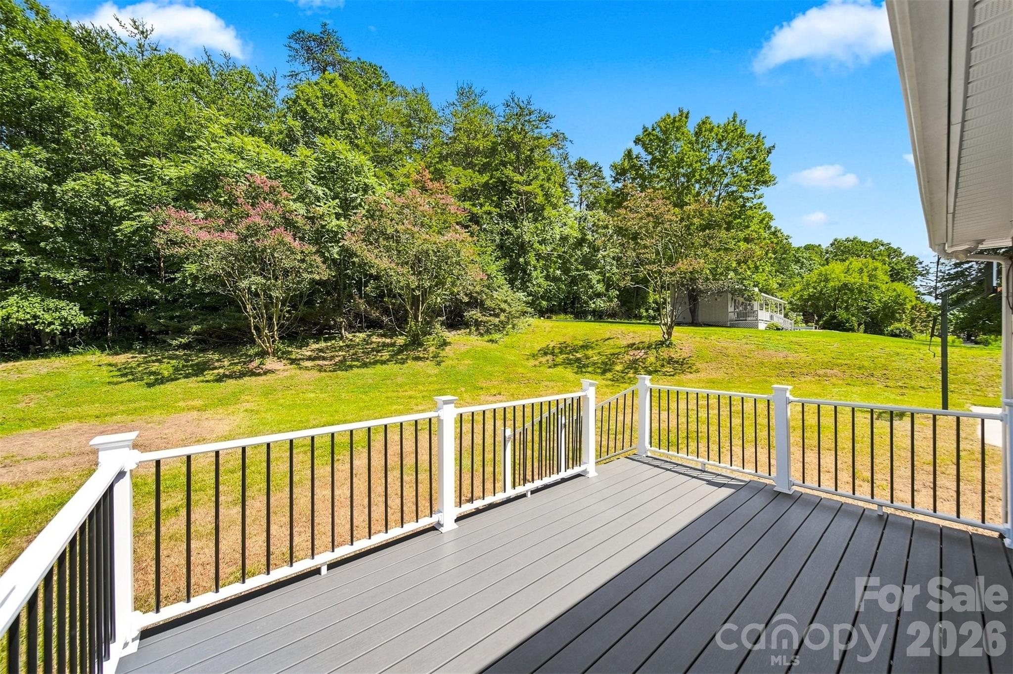 136 Cook Lane — Hickory