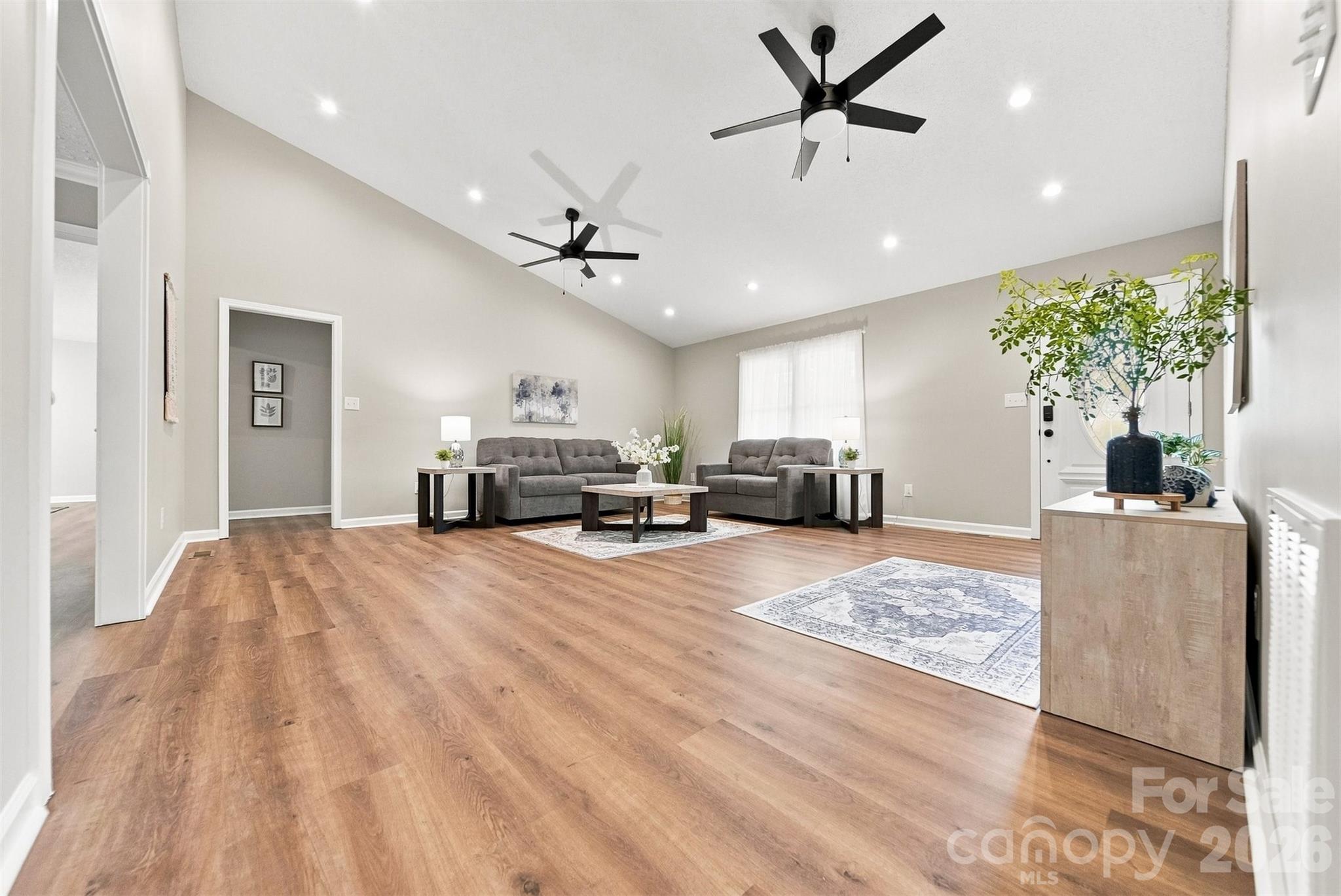136 Cook Lane — Hickory