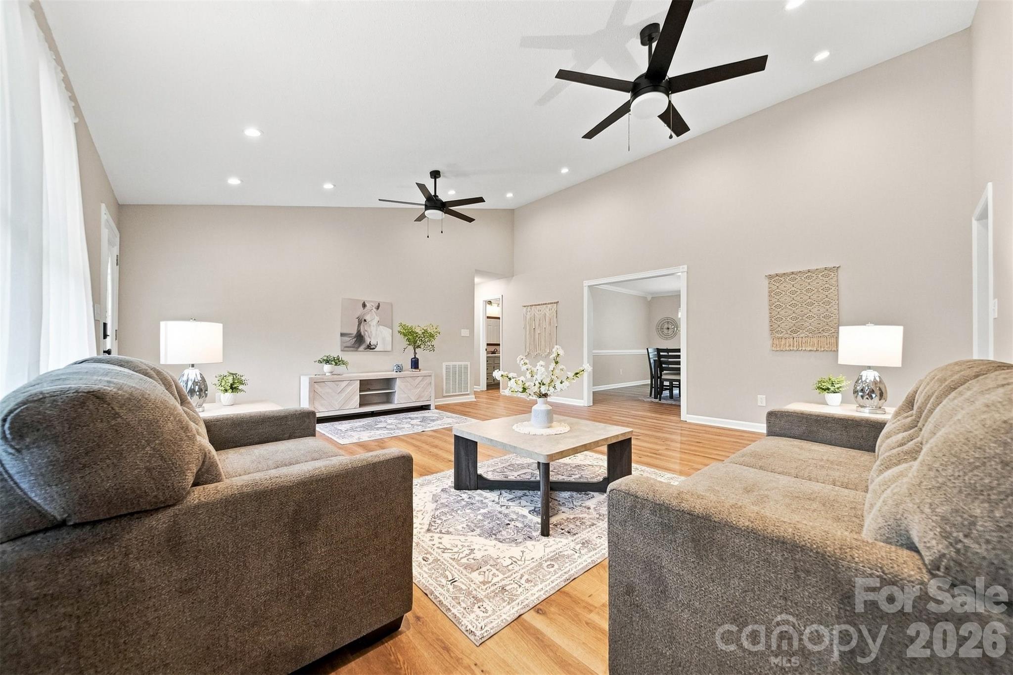 136 Cook Lane — Hickory