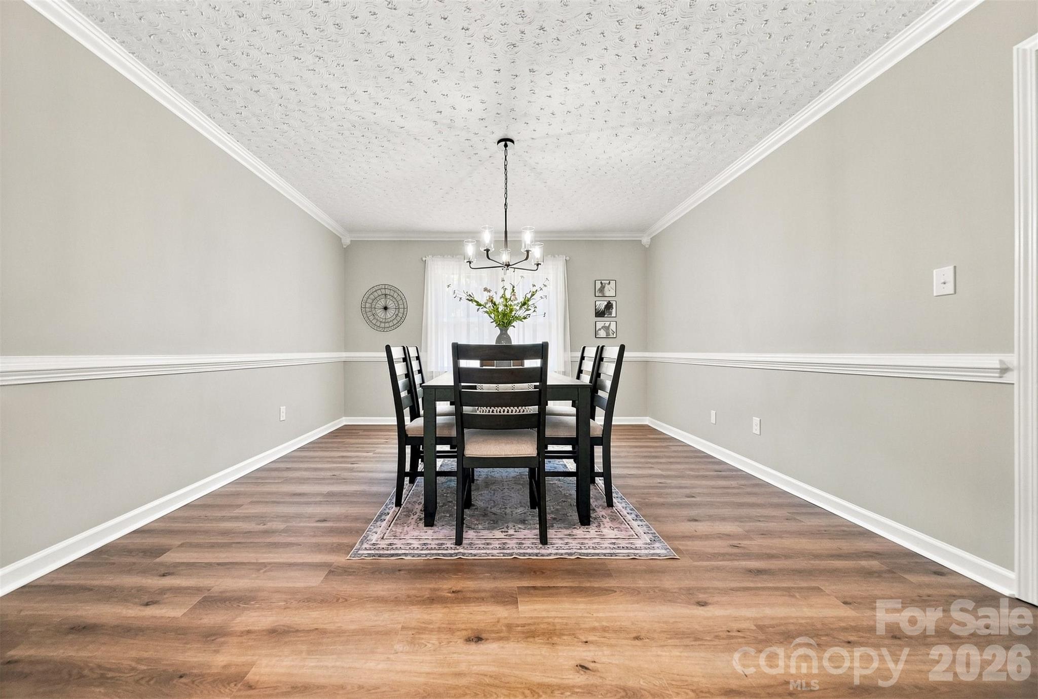 136 Cook Lane — Hickory
