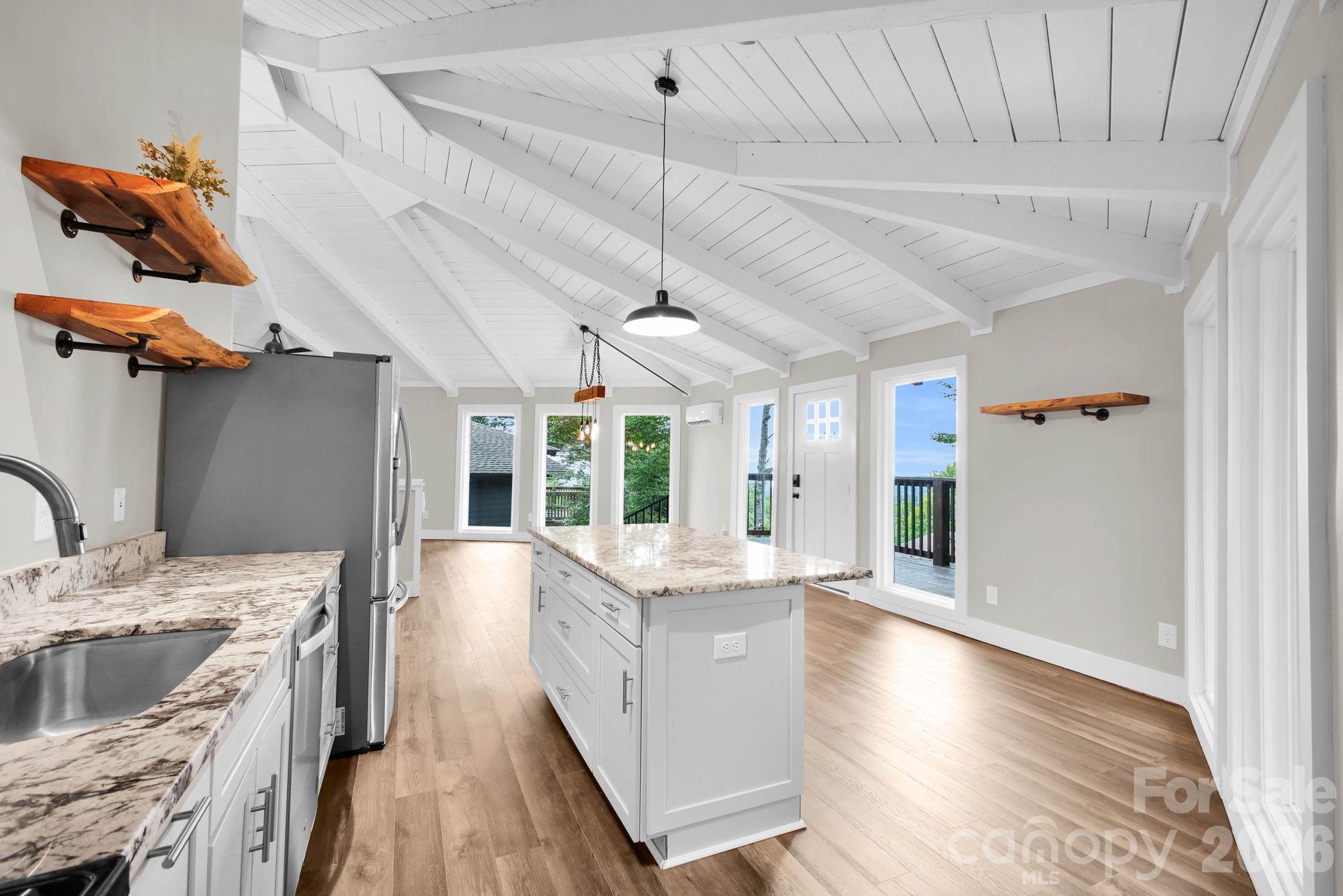 119 Beechwood Lane — Beech Mountain