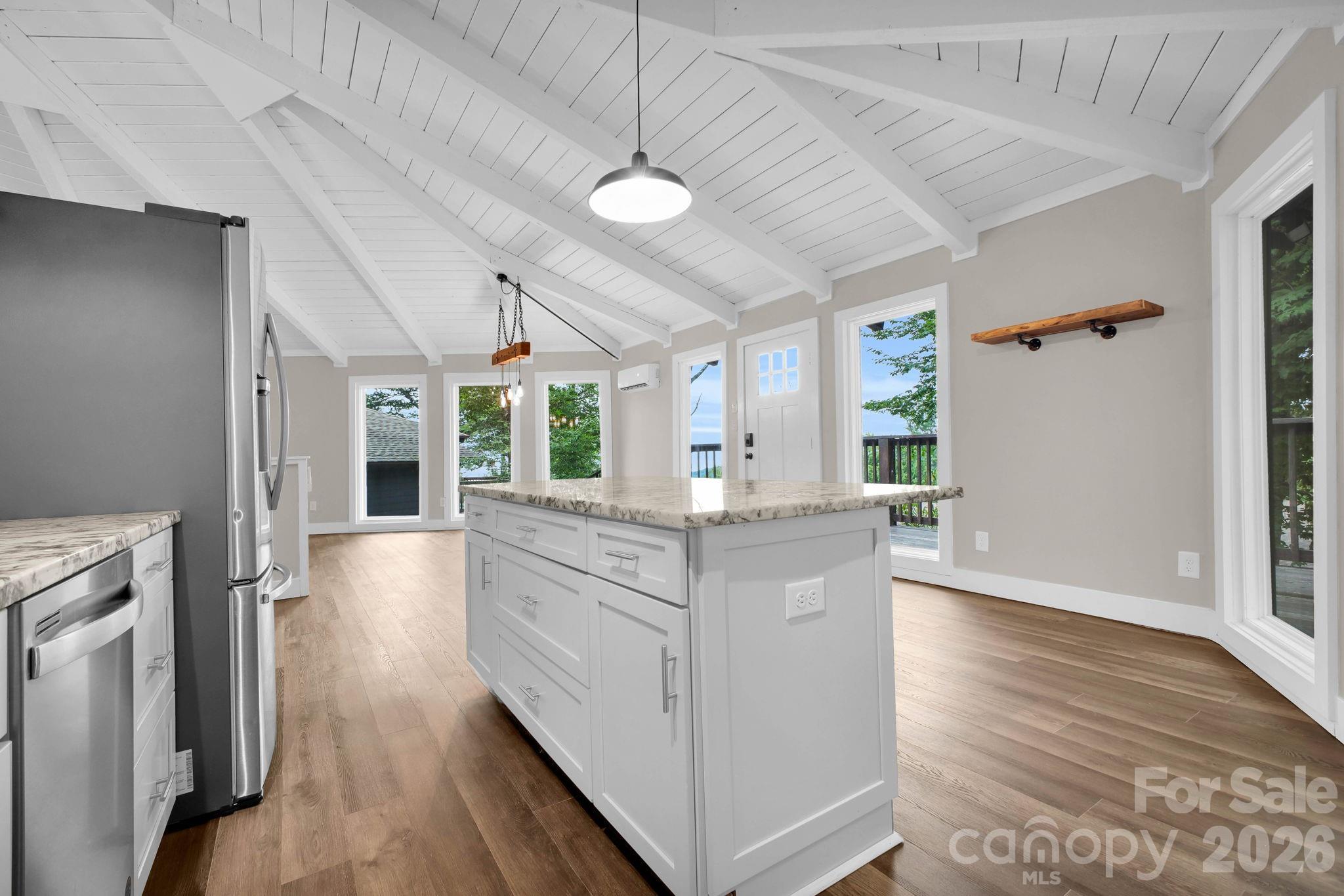 119 Beechwood Lane — Beech Mountain