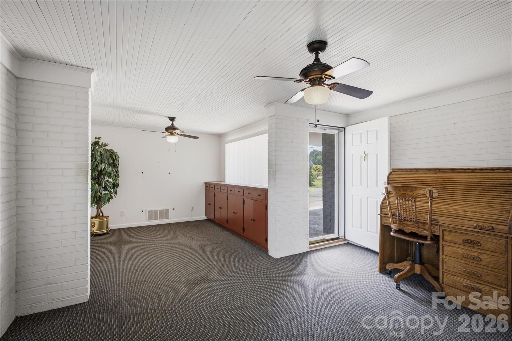 300 N Center Street — Hildebran