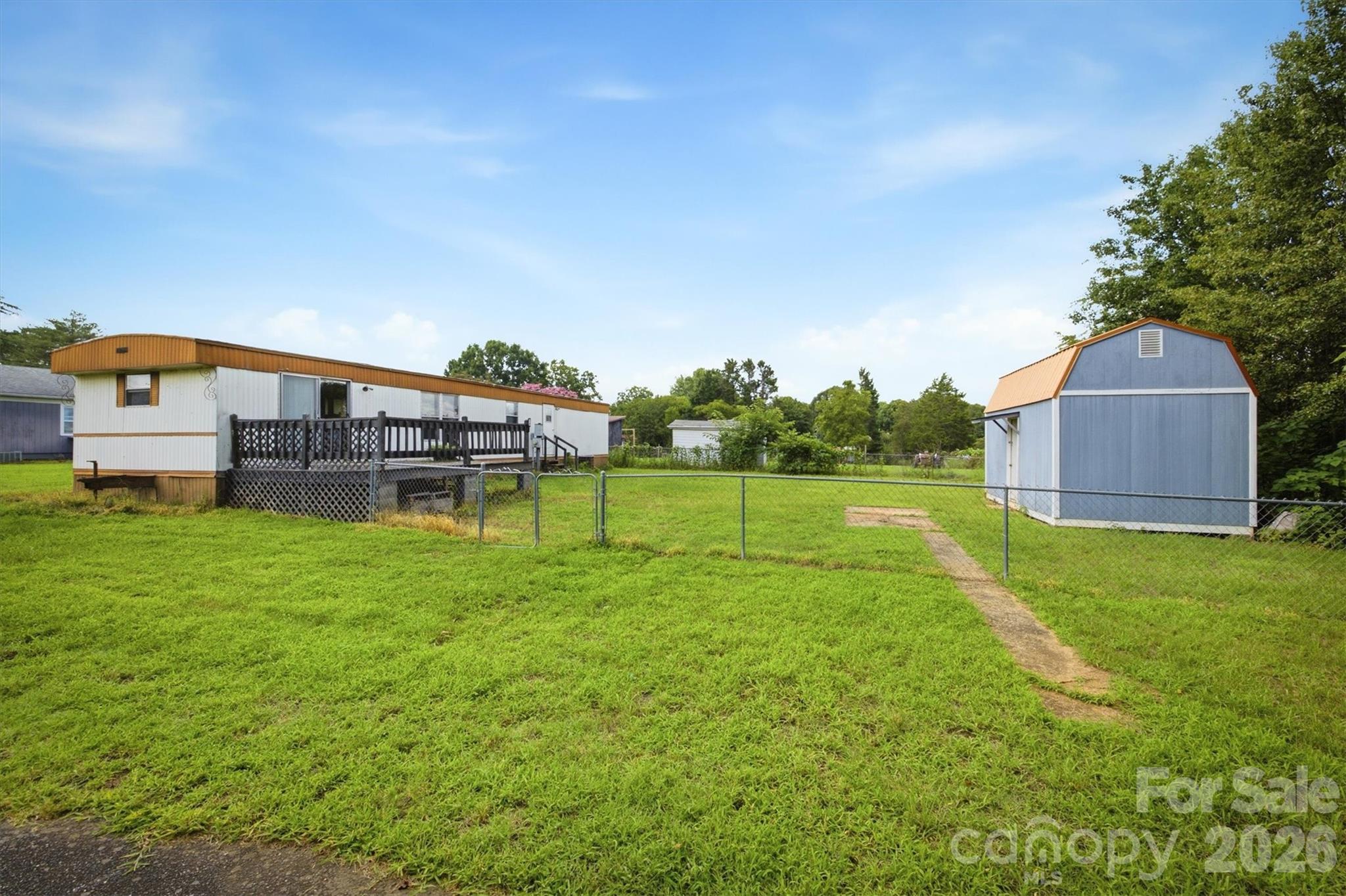 300 N Center Street — Hildebran