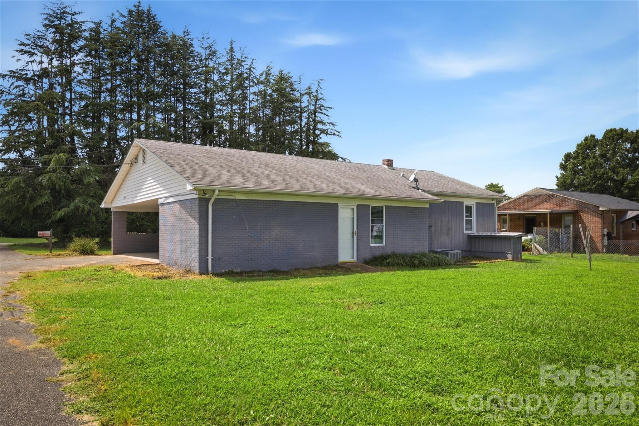 300 N Center Street — Hildebran