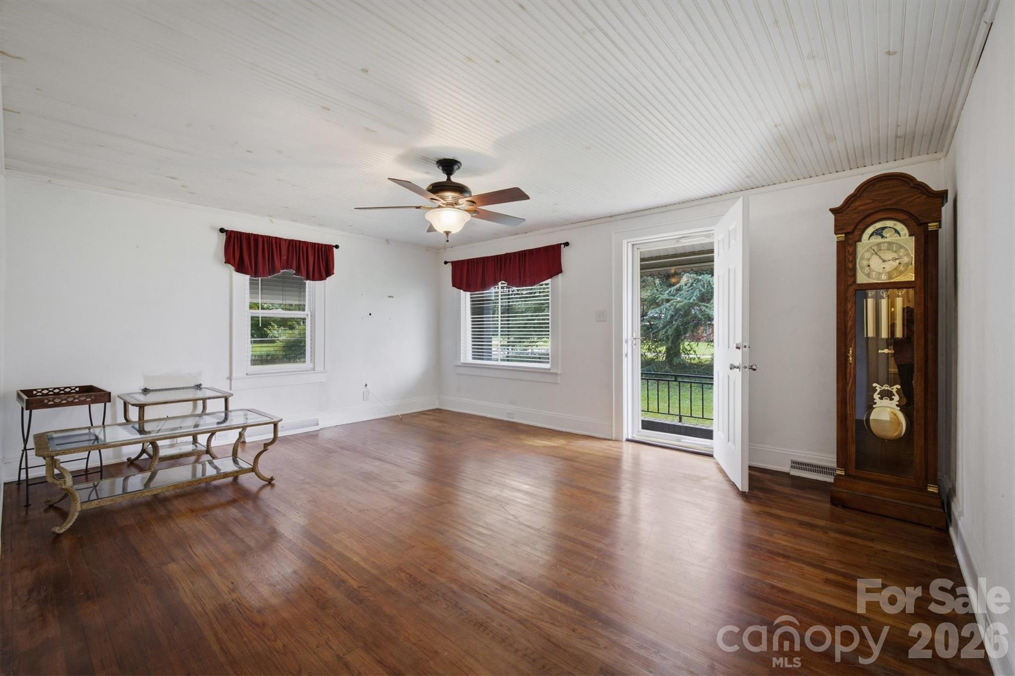 300 N Center Street — Hildebran