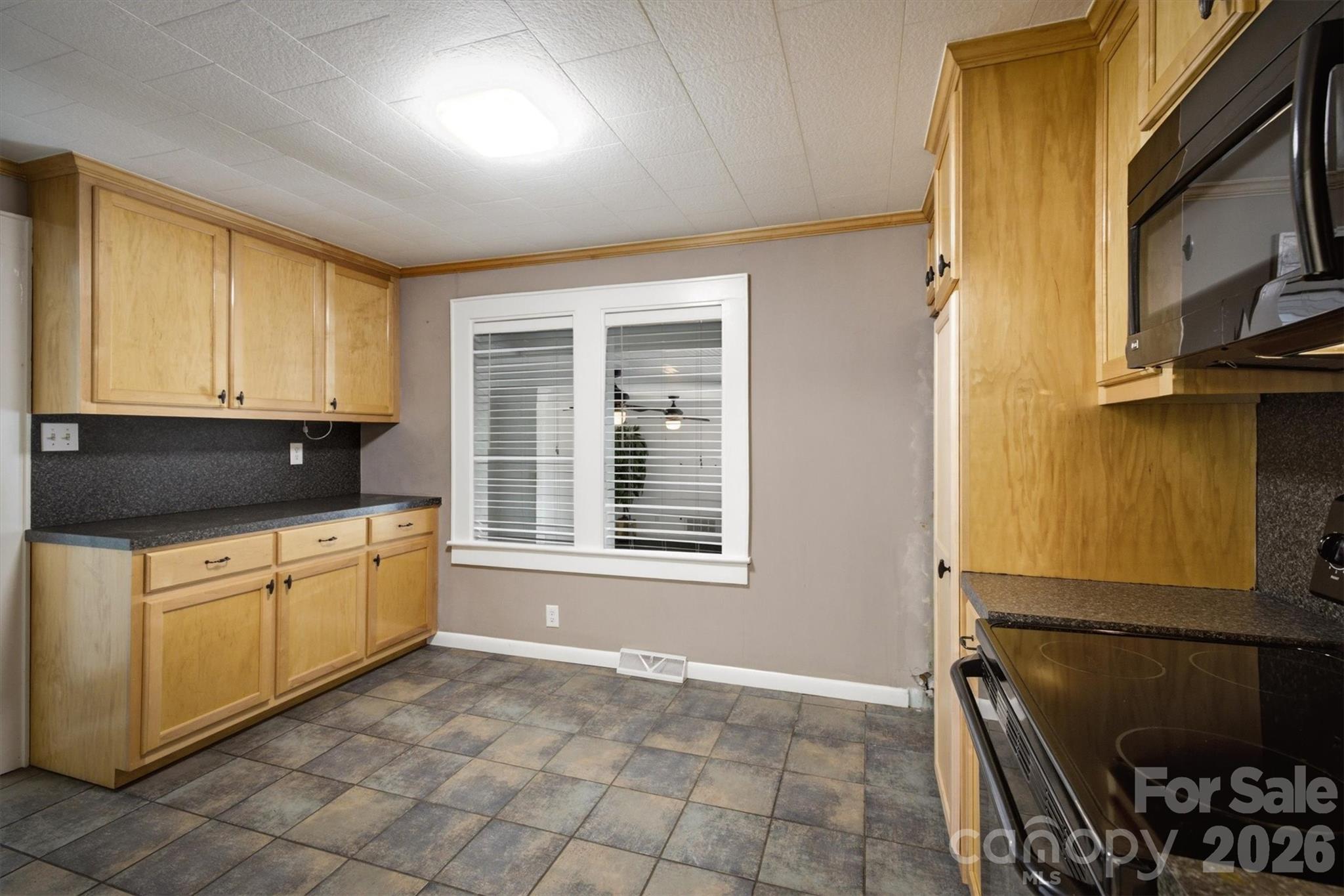 300 N Center Street — Hildebran