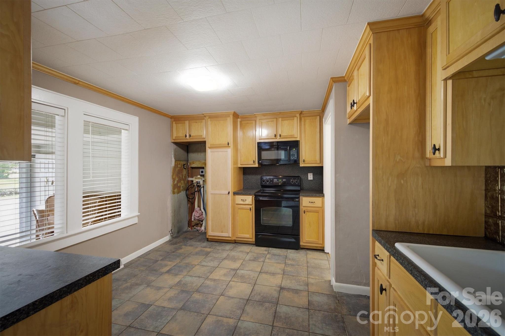 300 N Center Street — Hildebran