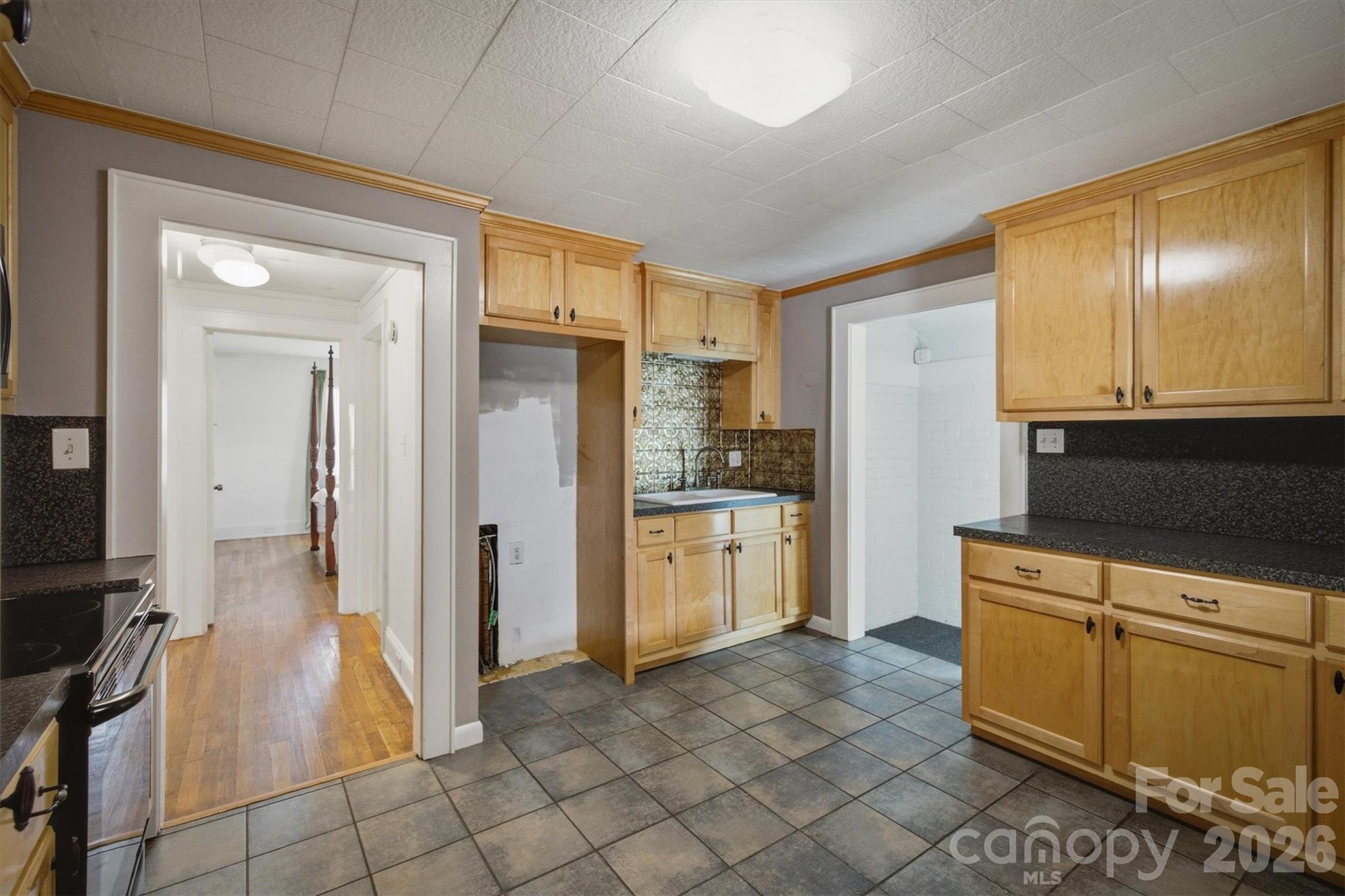 300 N Center Street — Hildebran