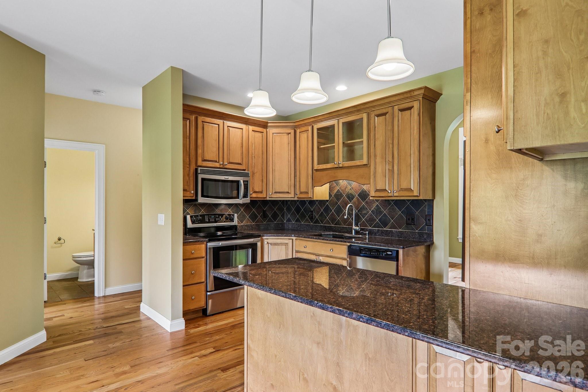 28 Tudor Crescent Court — Hendersonville