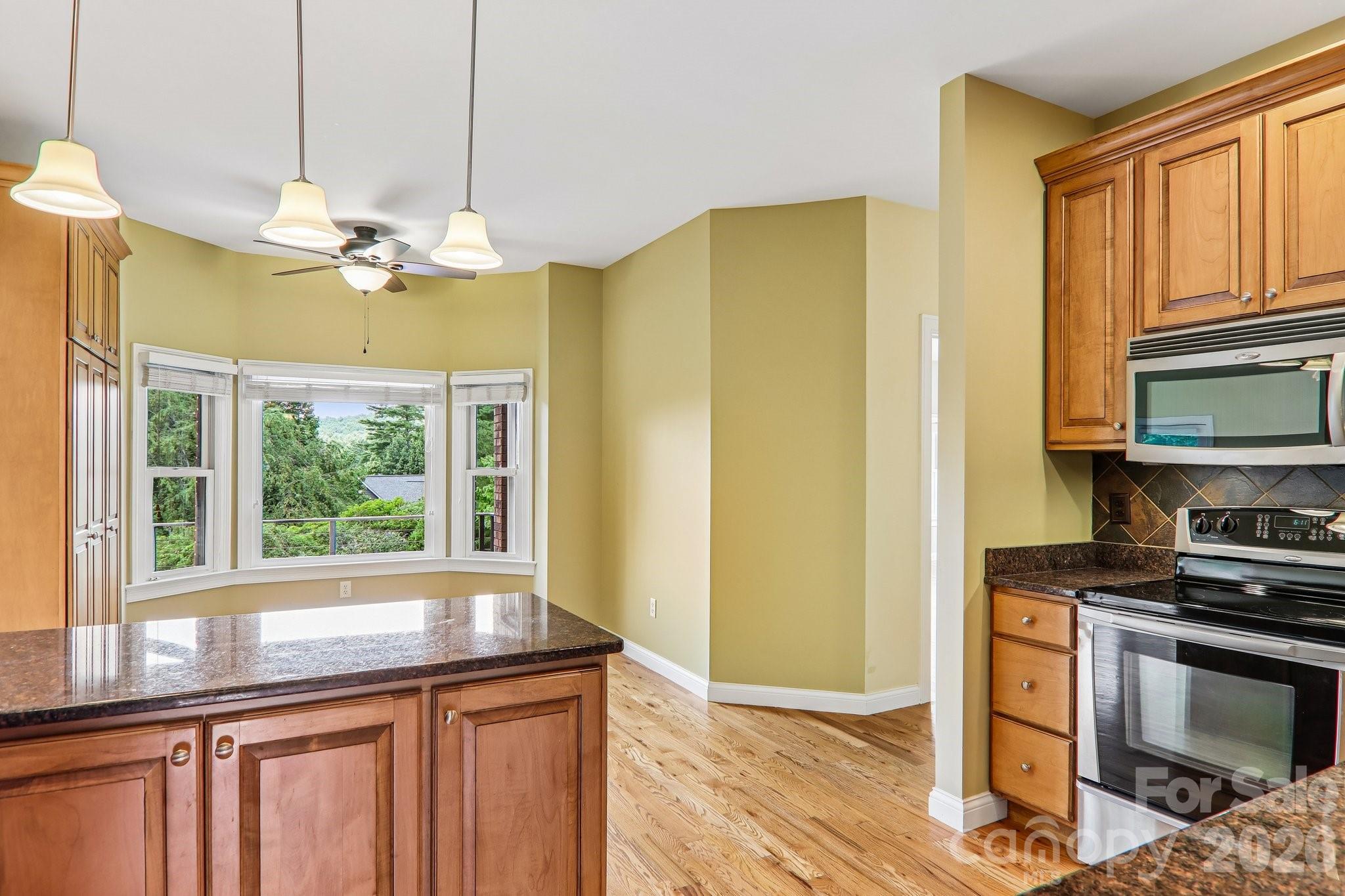 28 Tudor Crescent Court — Hendersonville