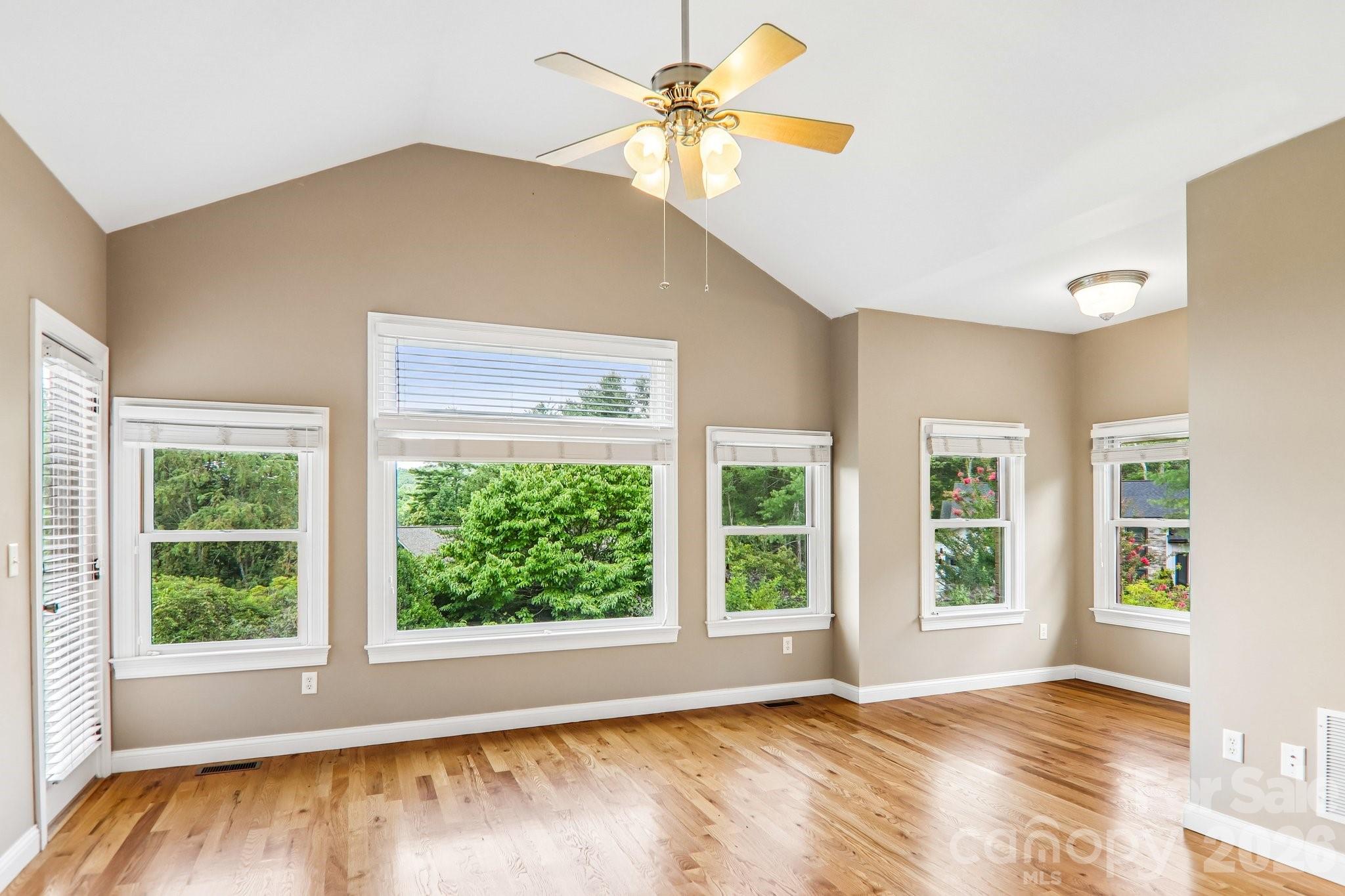 28 Tudor Crescent Court — Hendersonville