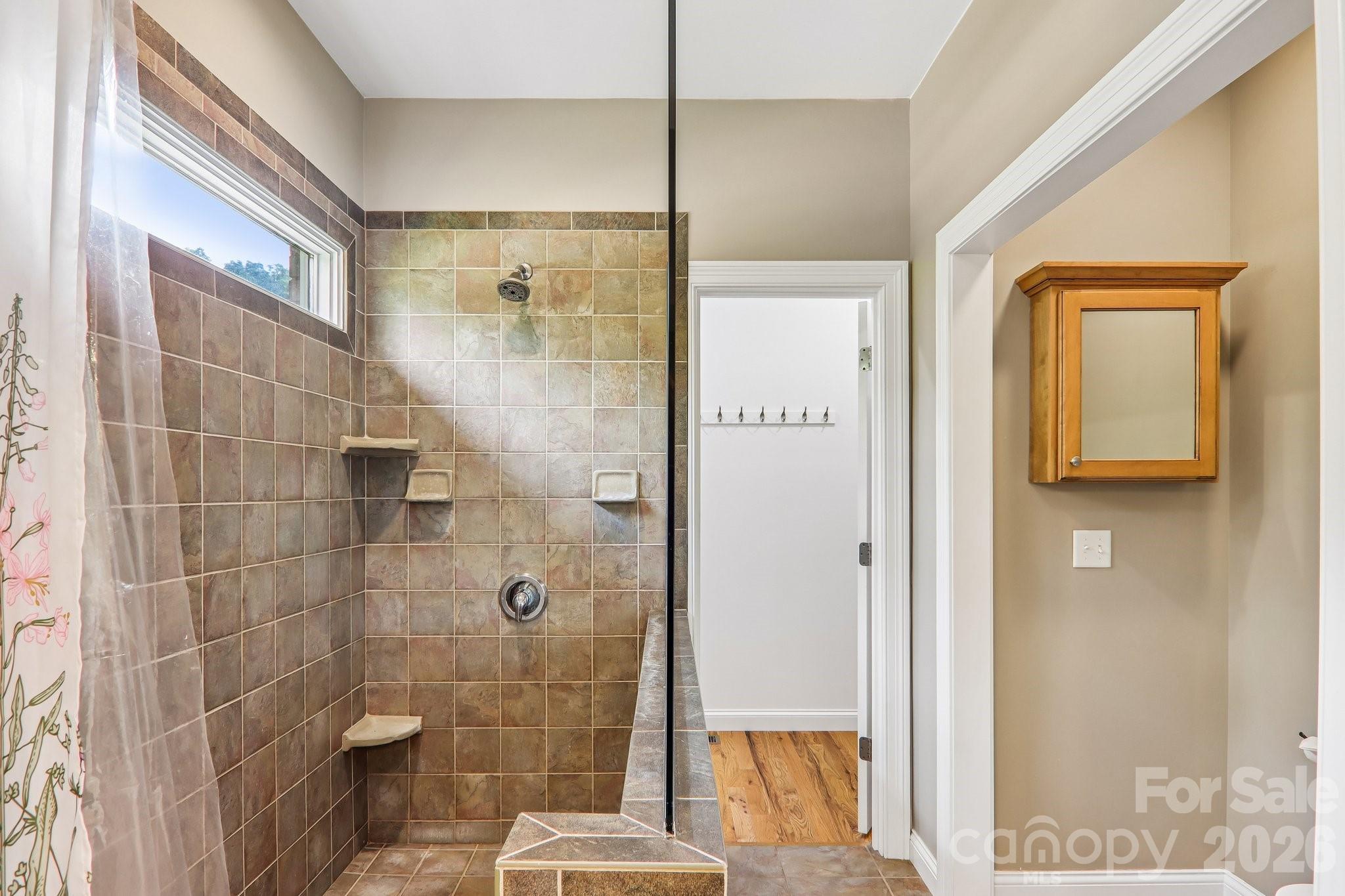 28 Tudor Crescent Court — Hendersonville