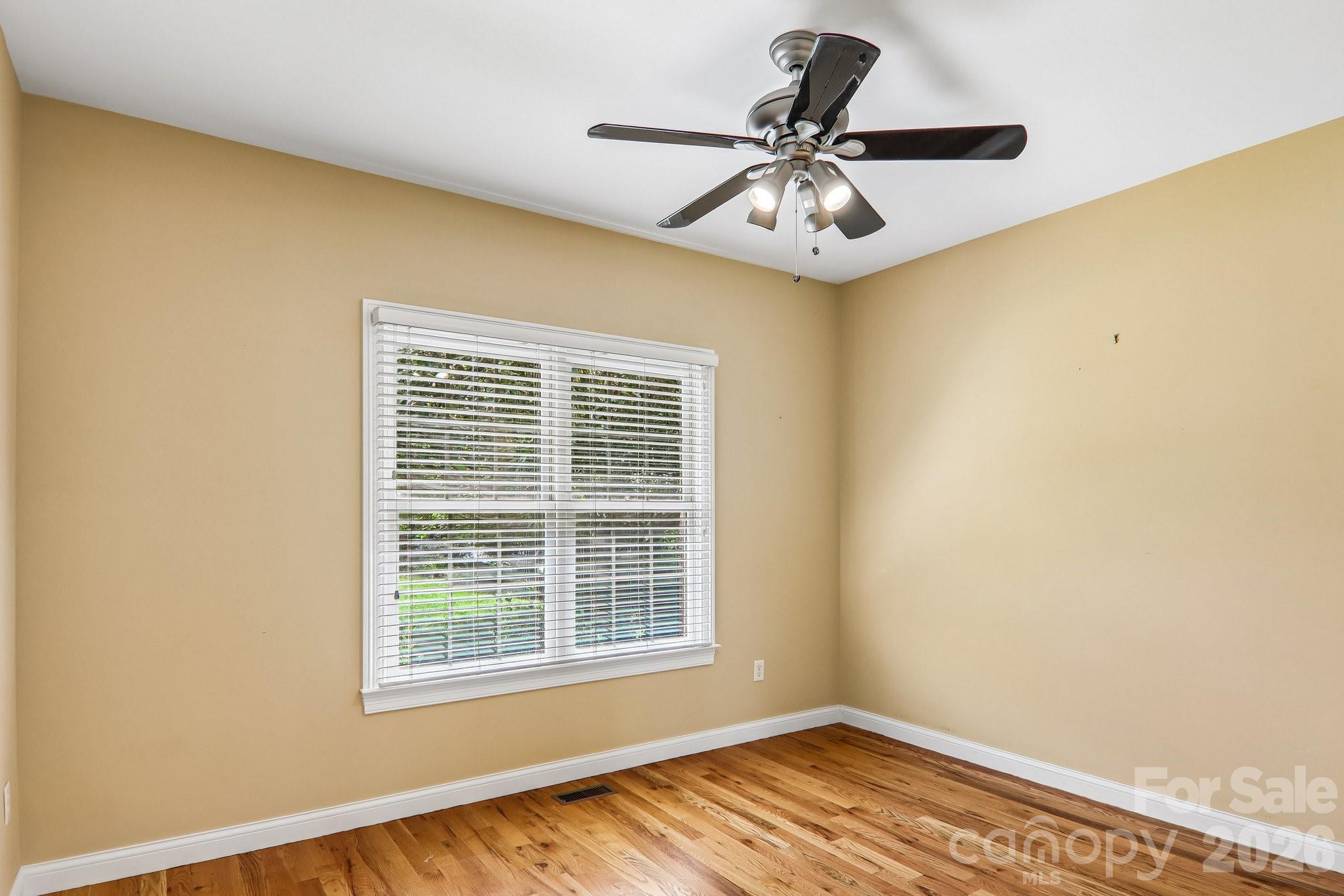 28 Tudor Crescent Court — Hendersonville
