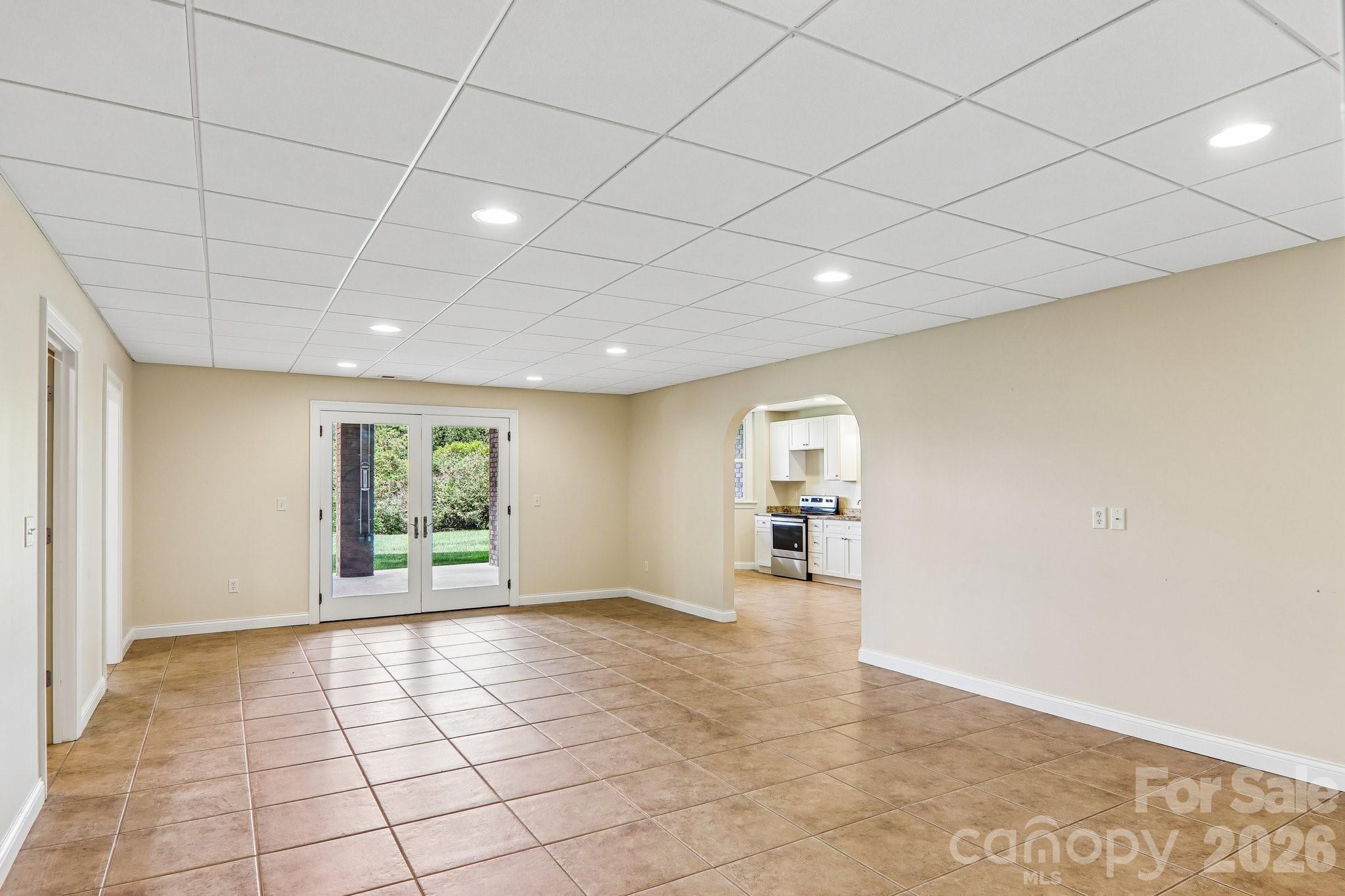 28 Tudor Crescent Court — Hendersonville