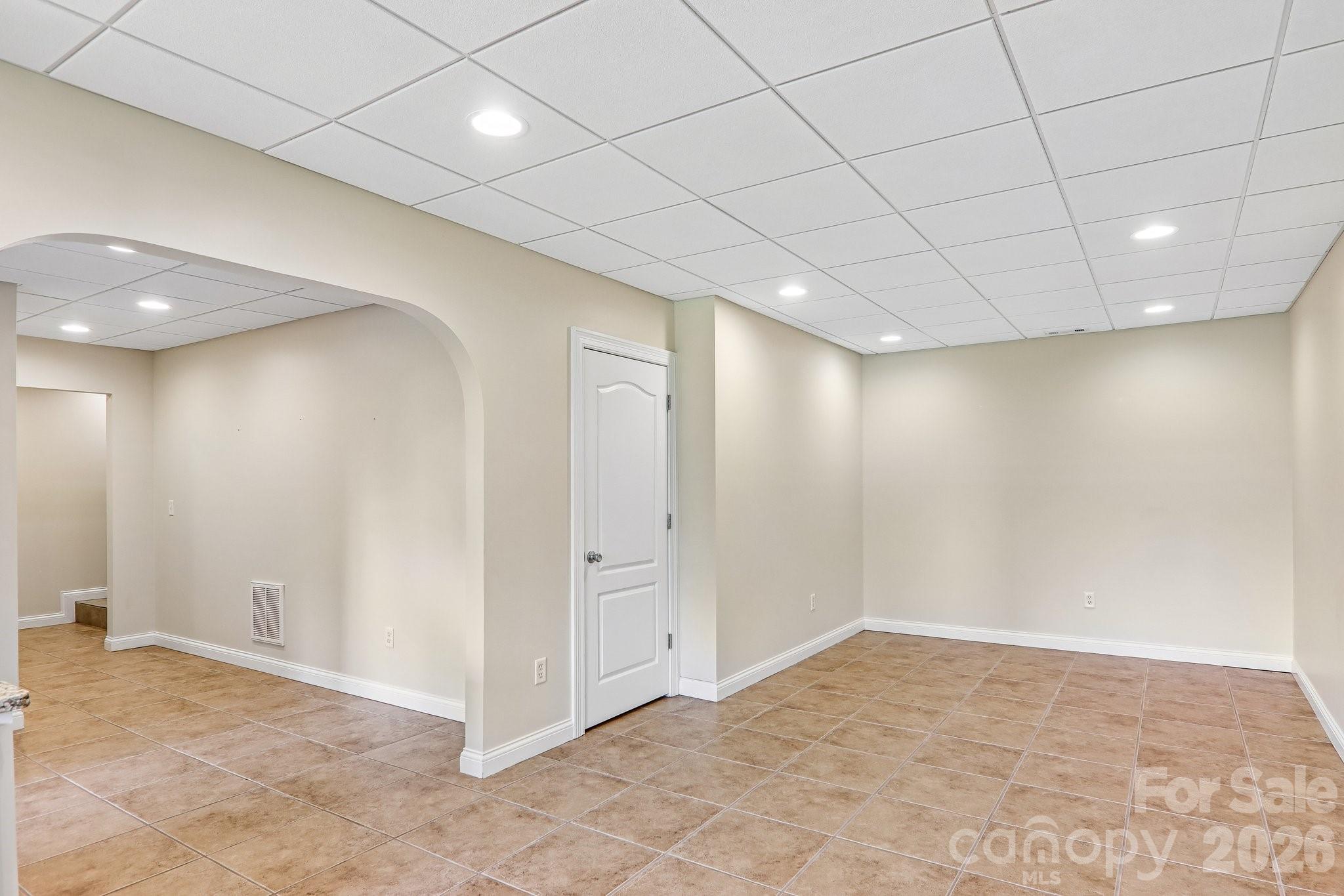 28 Tudor Crescent Court — Hendersonville