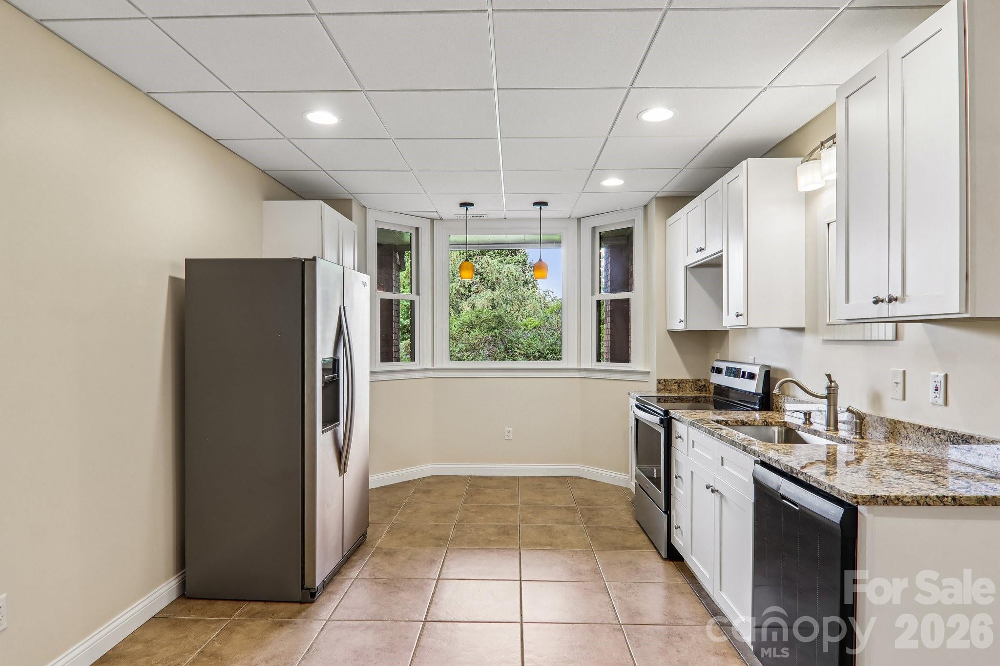 28 Tudor Crescent Court — Hendersonville