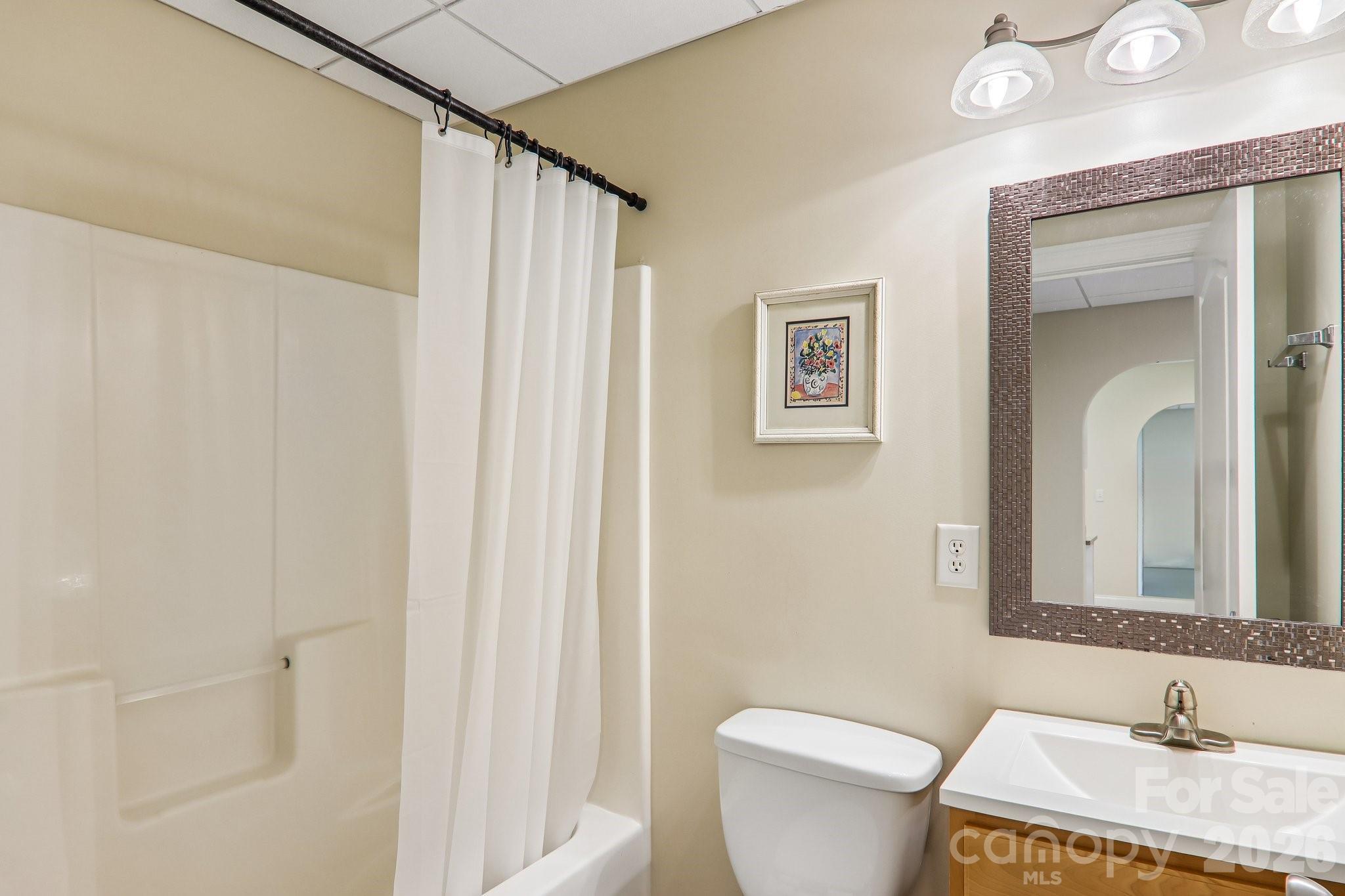 28 Tudor Crescent Court — Hendersonville