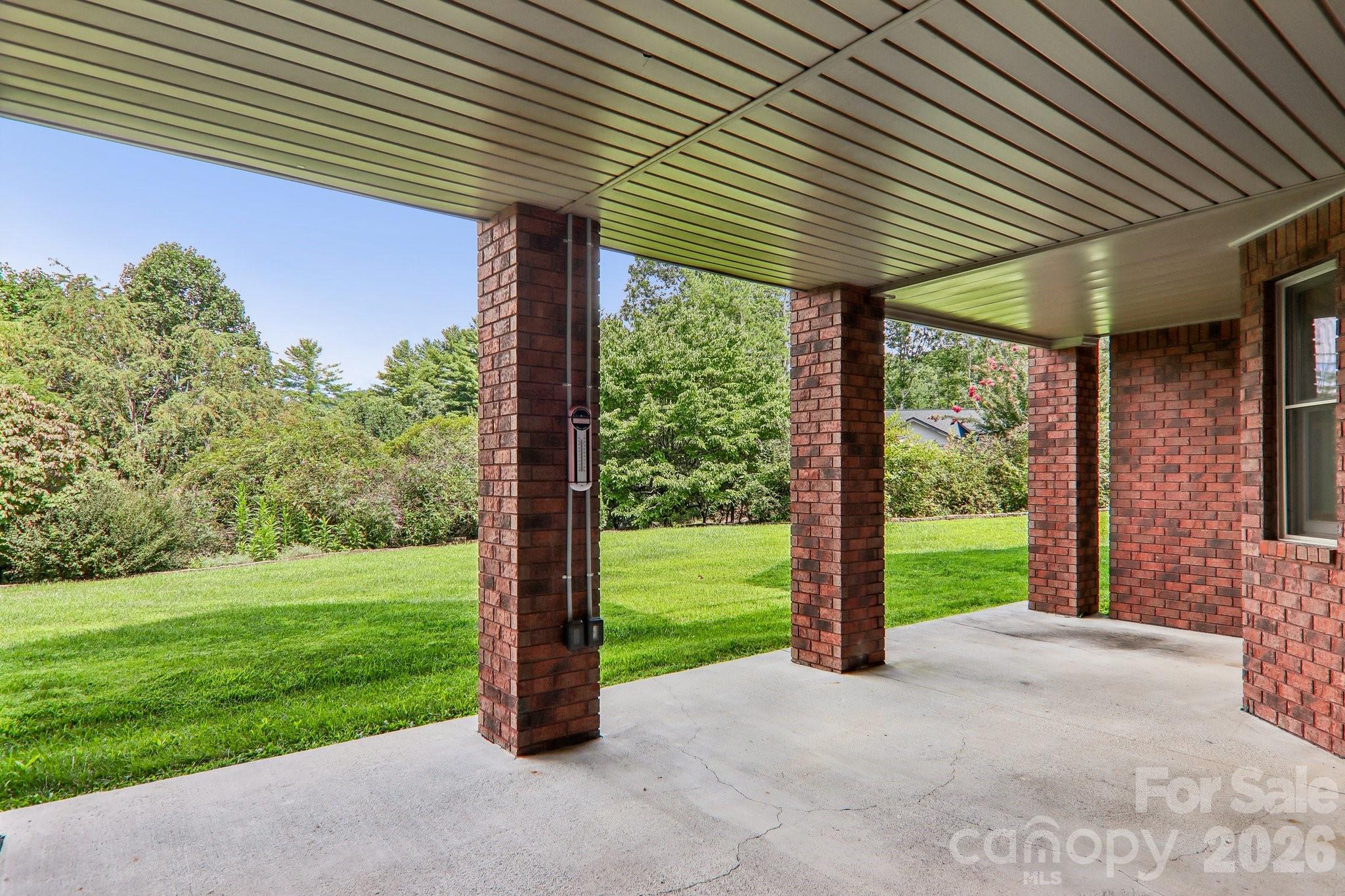 28 Tudor Crescent Court — Hendersonville