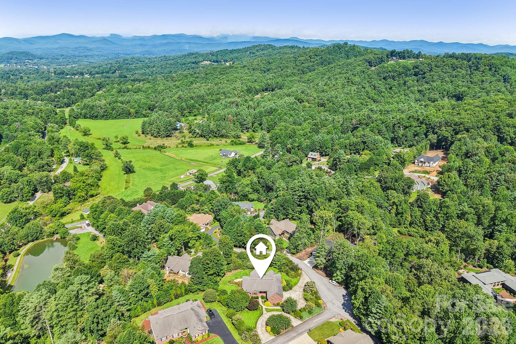 28 Tudor Crescent Court — Hendersonville