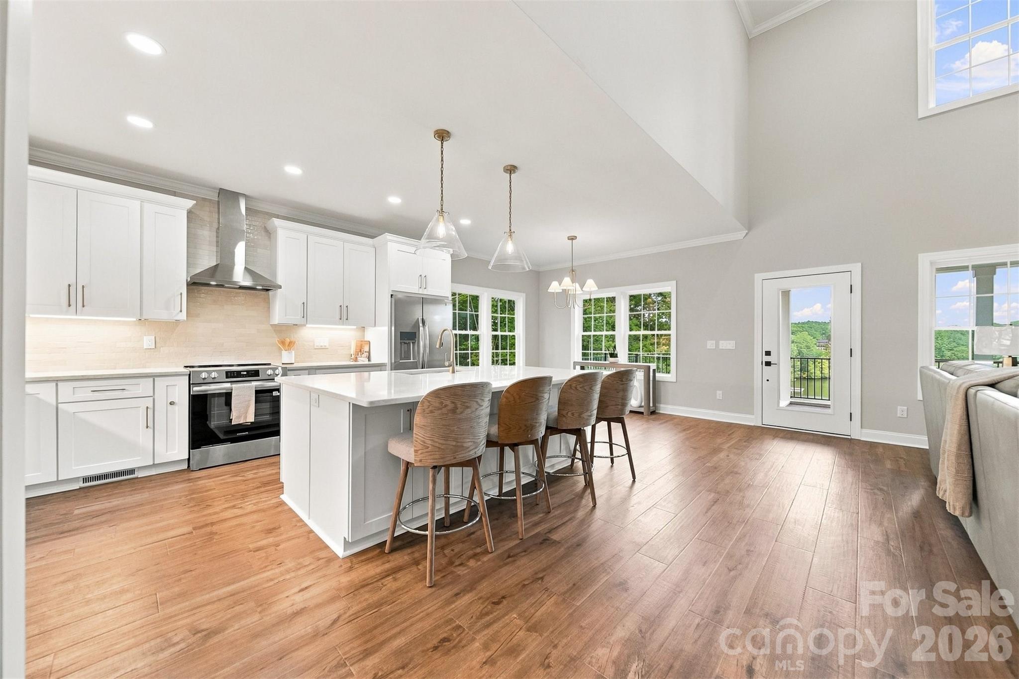 5317 Shoreline Way — Granite Falls