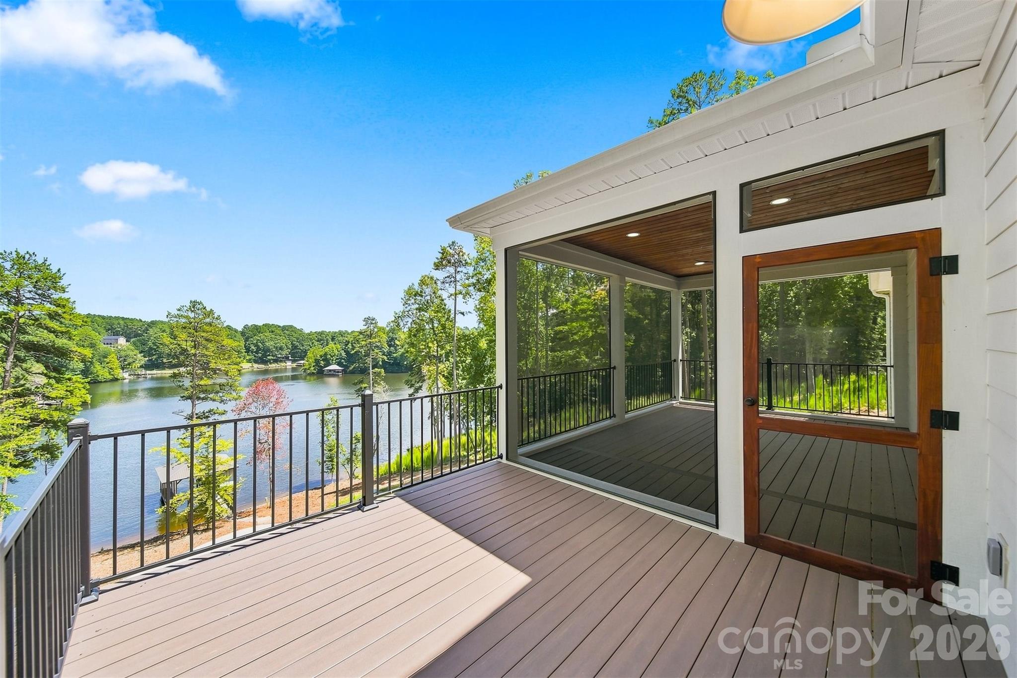 5317 Shoreline Way — Granite Falls