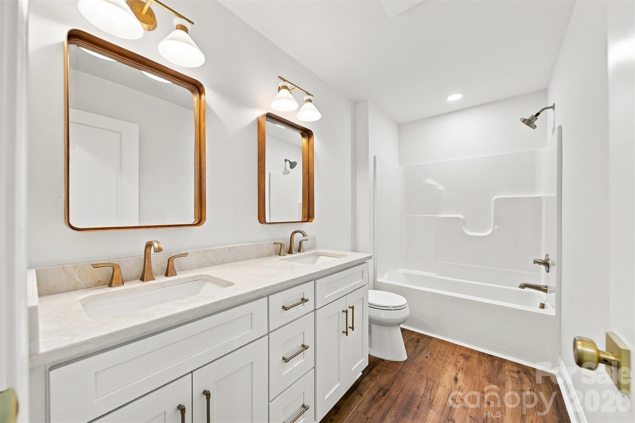 5317 Shoreline Way — Granite Falls