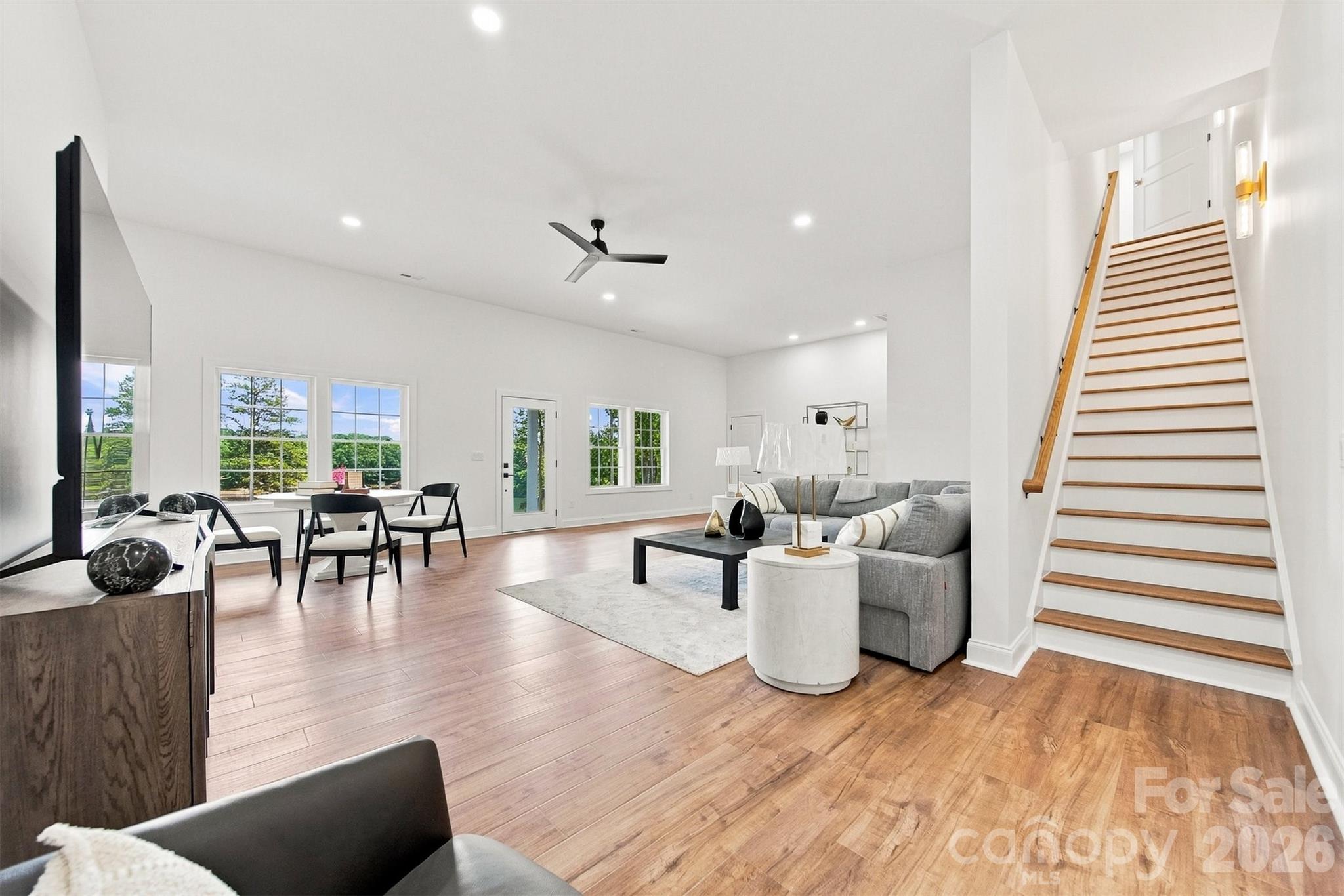 5317 Shoreline Way — Granite Falls