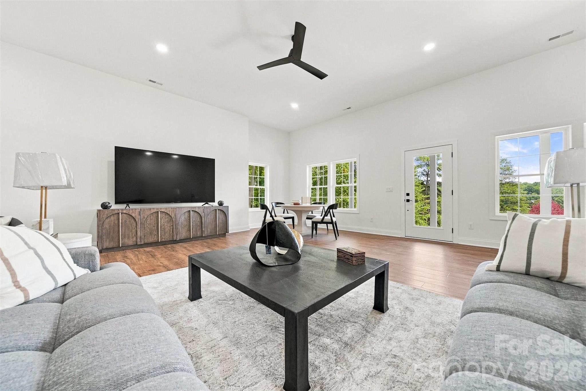 5317 Shoreline Way — Granite Falls