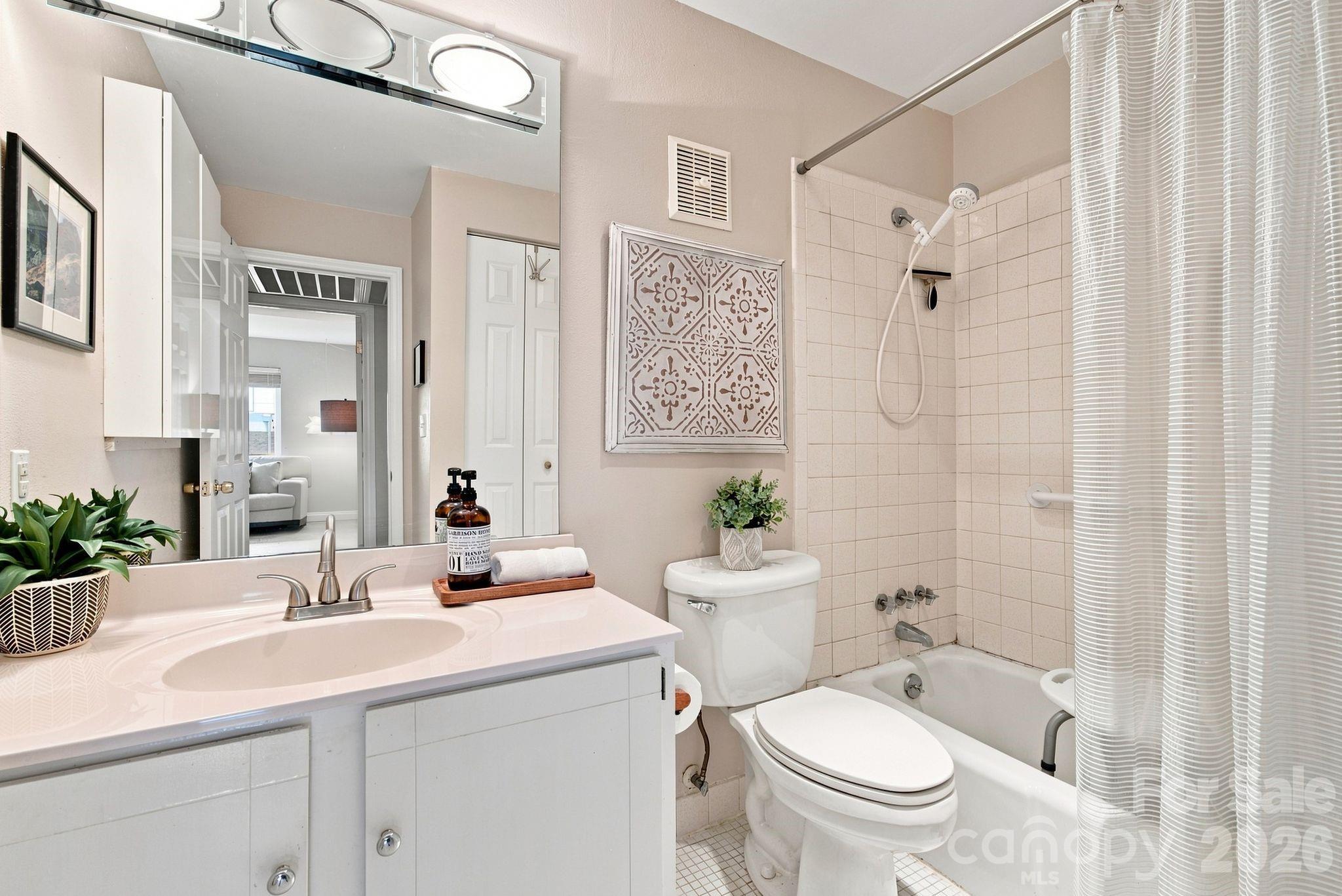 1323 Queens Road #419 — Charlotte